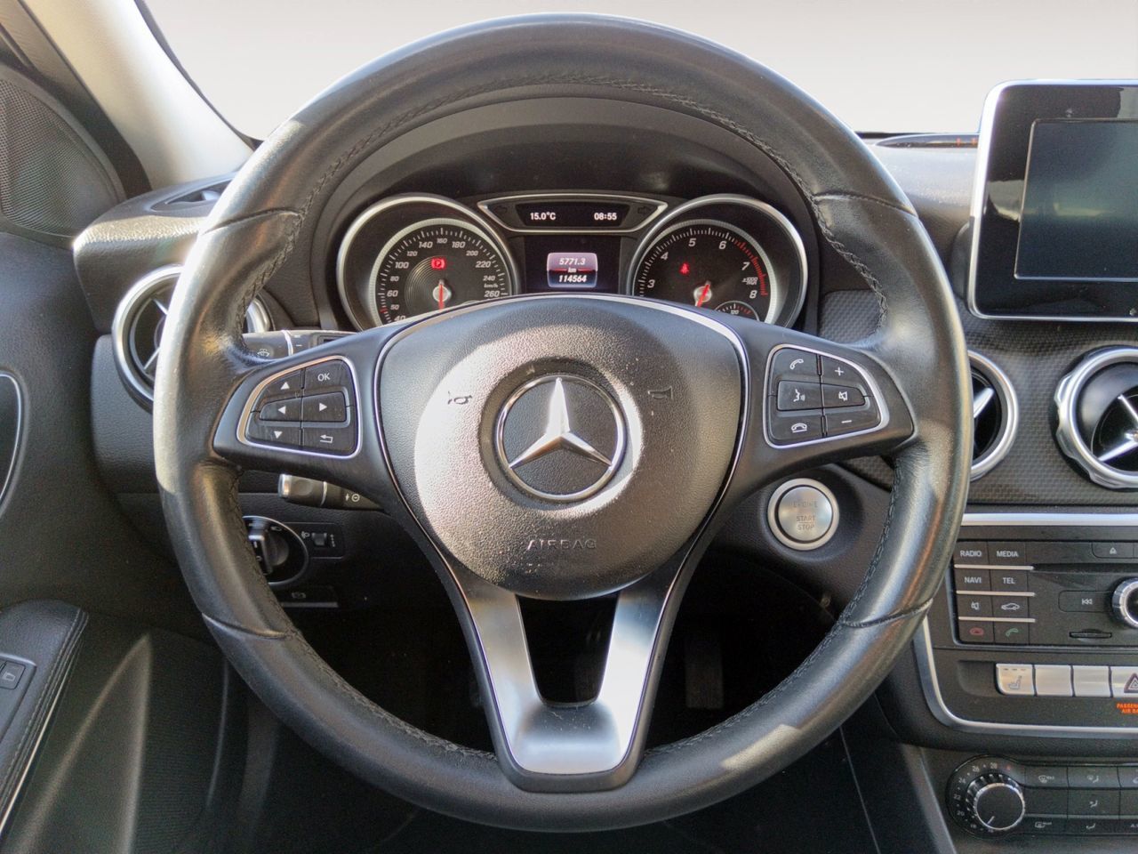 Mercedes-Benz GLA 180 - foto 8