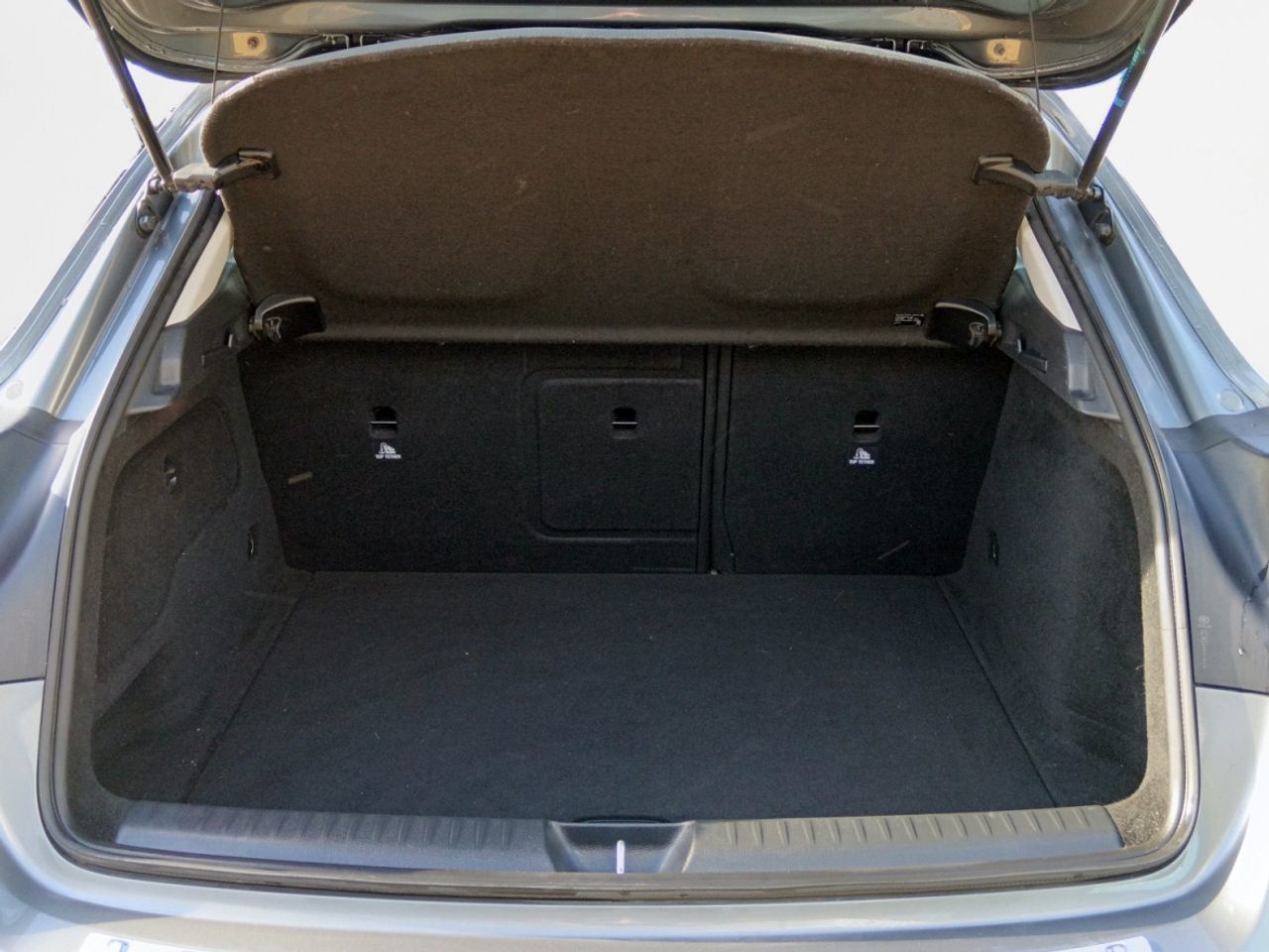 Mercedes-Benz GLA 180 - foto 12