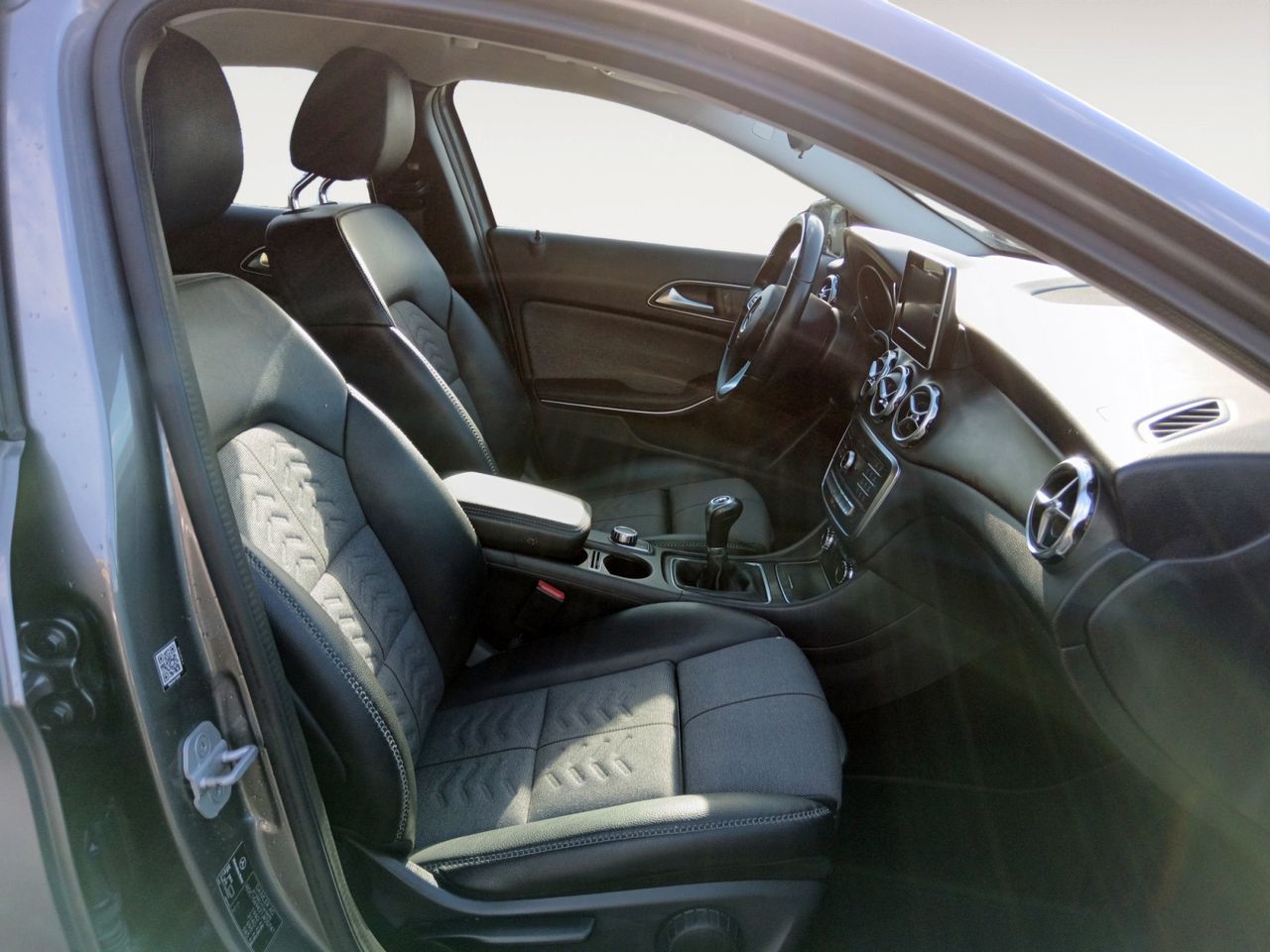 Mercedes-Benz GLA 180 - foto 11