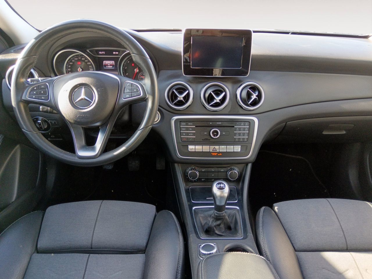 Mercedes-Benz GLA 180 - foto 7