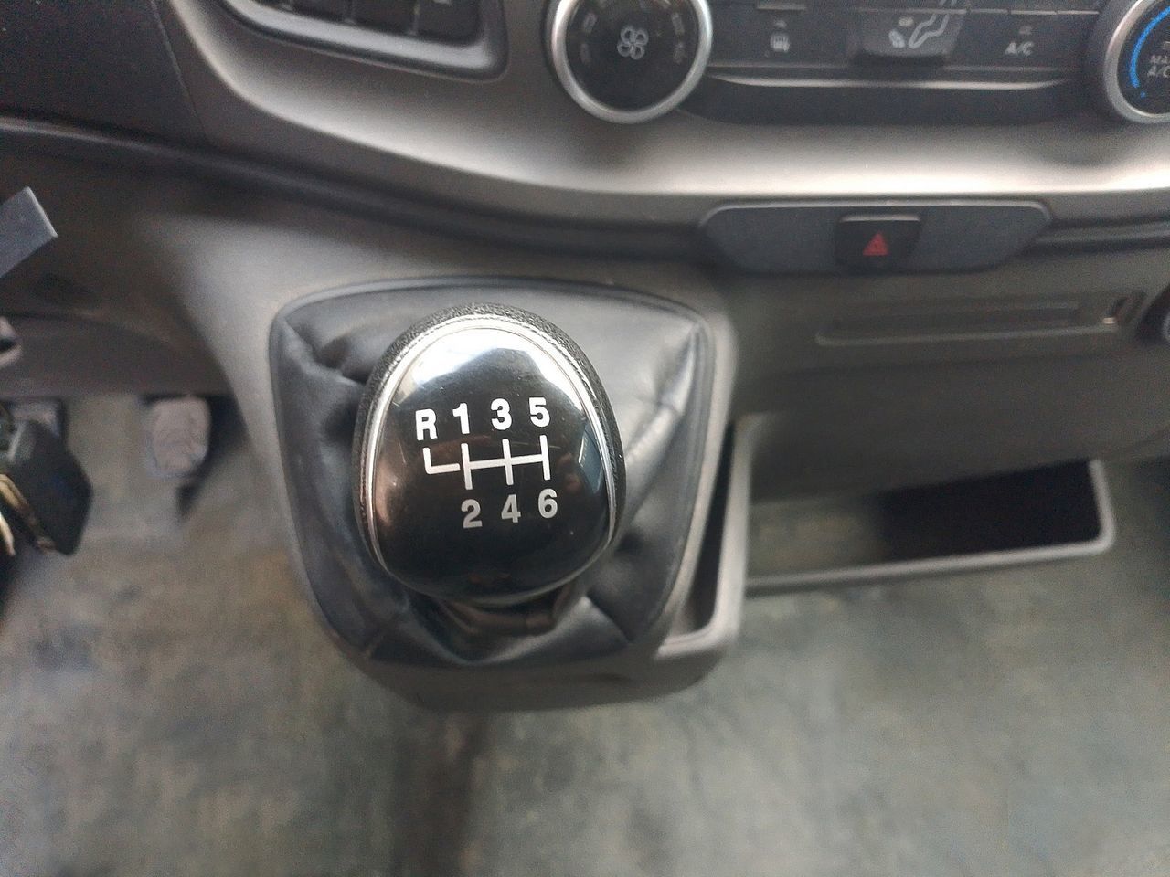Ford Transit Furgon 310 L2H2 Trend FWD - foto 11