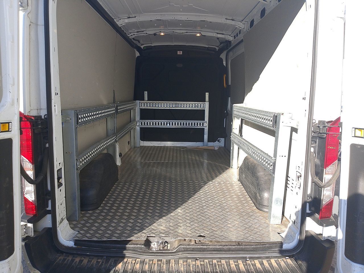 Ford Transit Furgon 310 Trend L3H2 FWD - foto 12