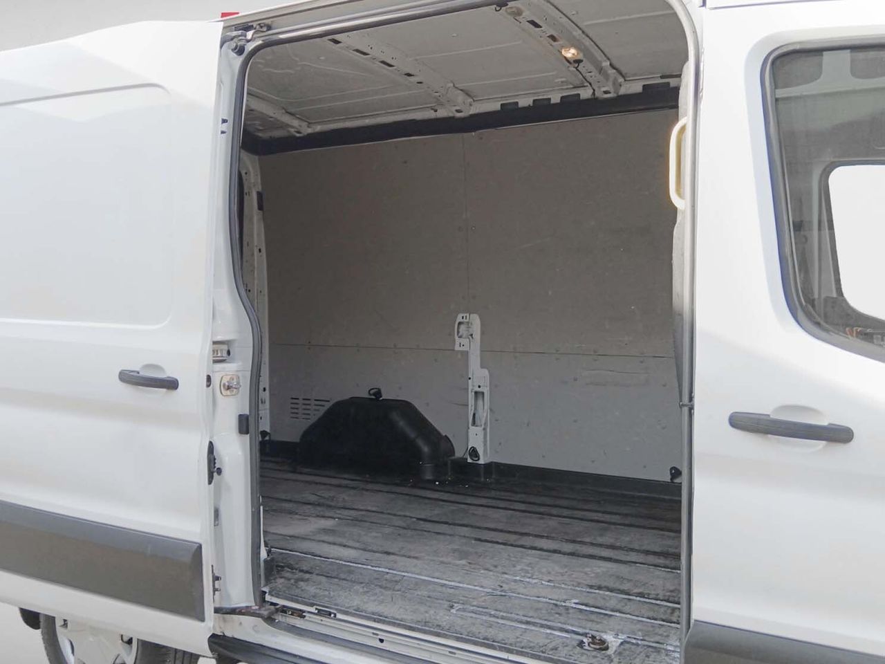 Ford Transit Furgon 310 L2H2 Trend - foto 11