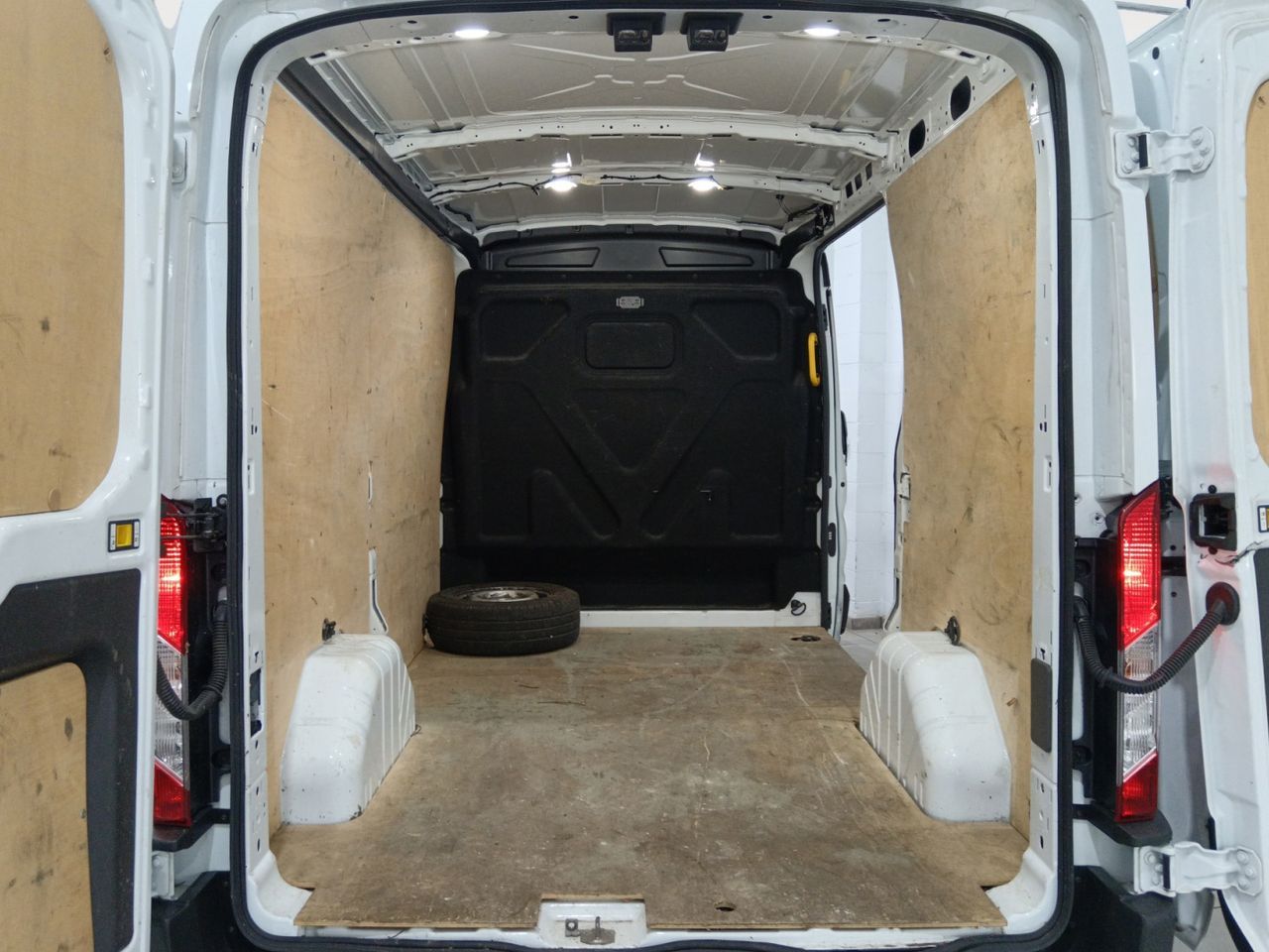 Ford Transit Furgon 310 L2H2 Trend - foto 12