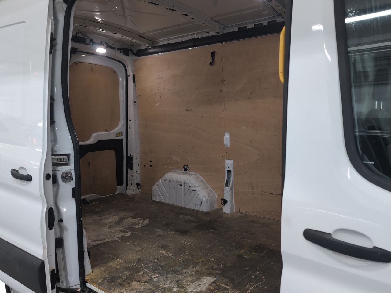 Ford Transit Furgon 310 L2H2 Trend - foto 13