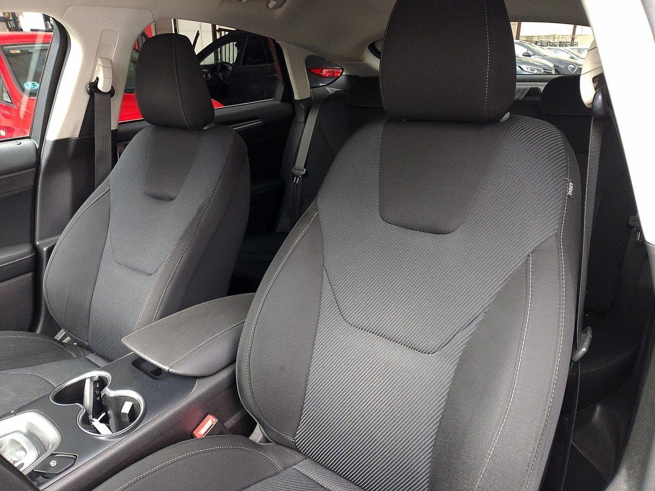 Ford Mondeo 2.0 TDCi Titanium PowerShift - foto 21
