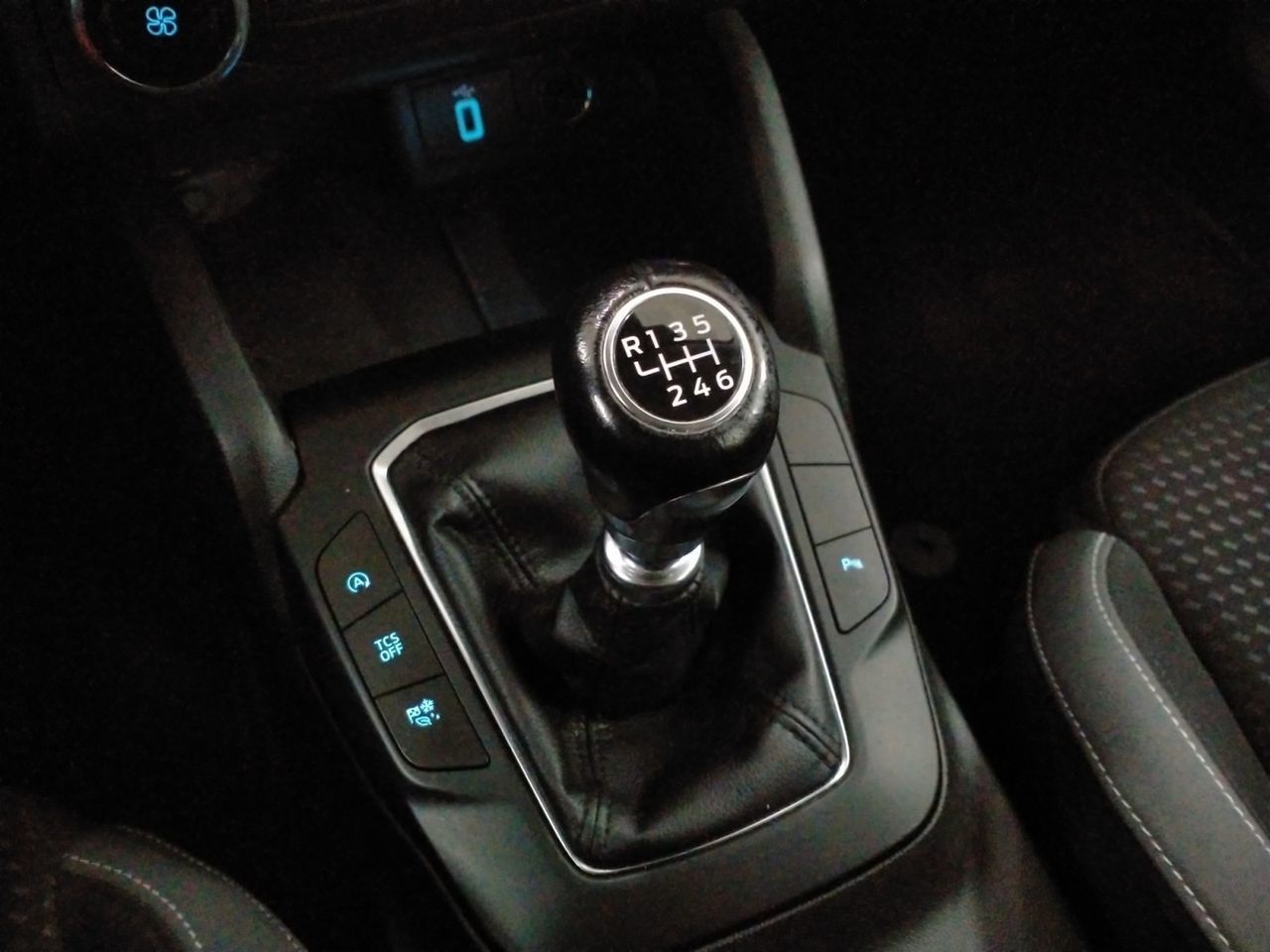 Ford Focus 1.5 TDCi Trend+ - foto 13
