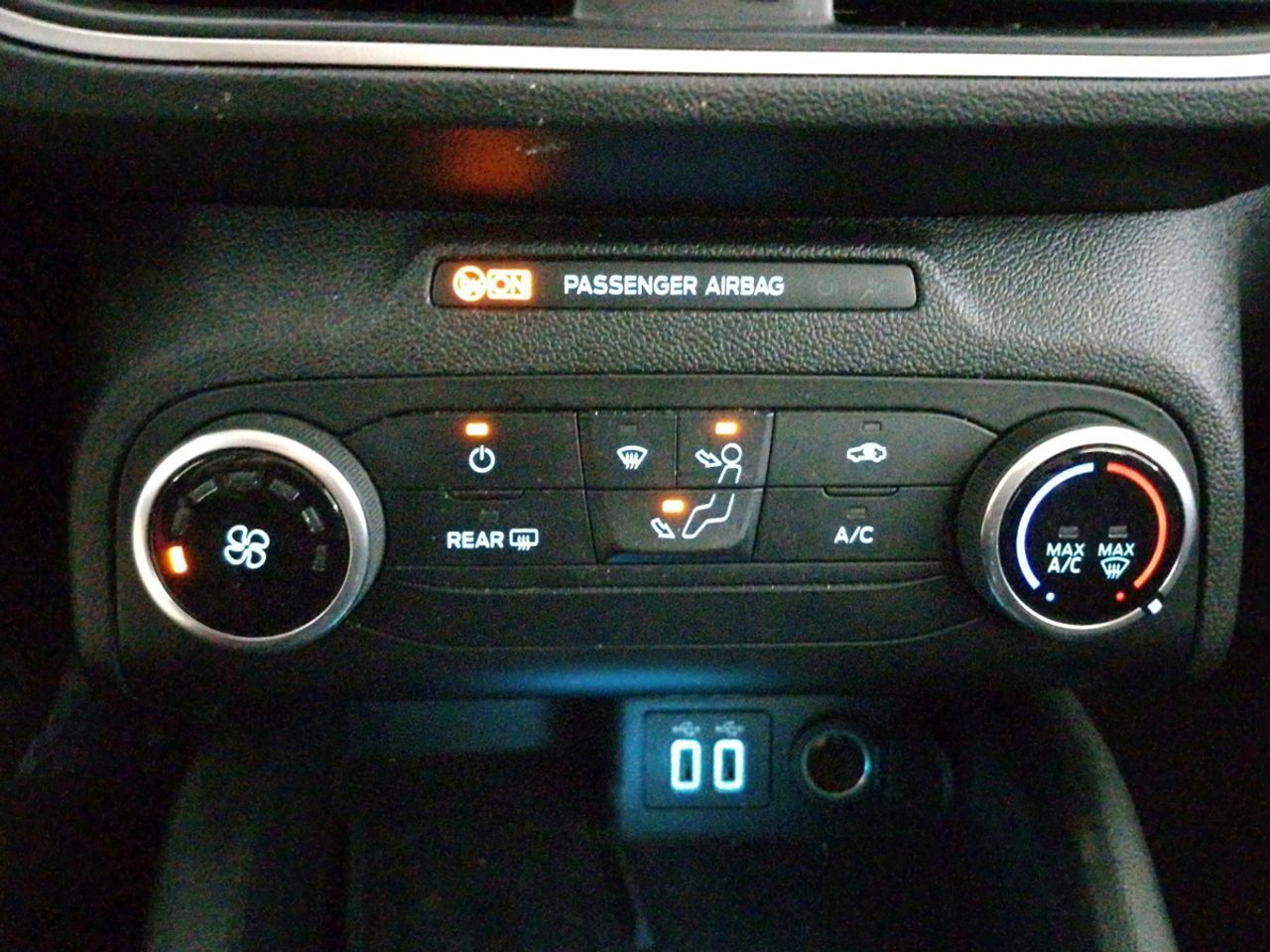 Ford Focus 1.0 EcoBoost Trend - foto 18