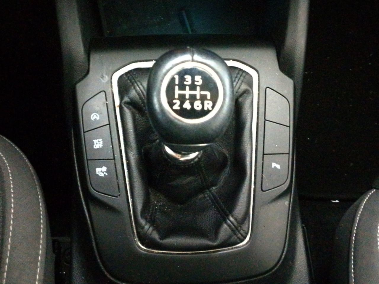 Ford Focus 1.0 EcoBoost Trend - foto 11