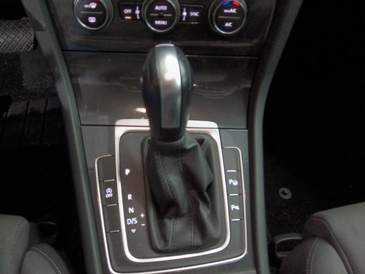 Volkswagen Golf Advance 2.0 TDI DSG - foto 13