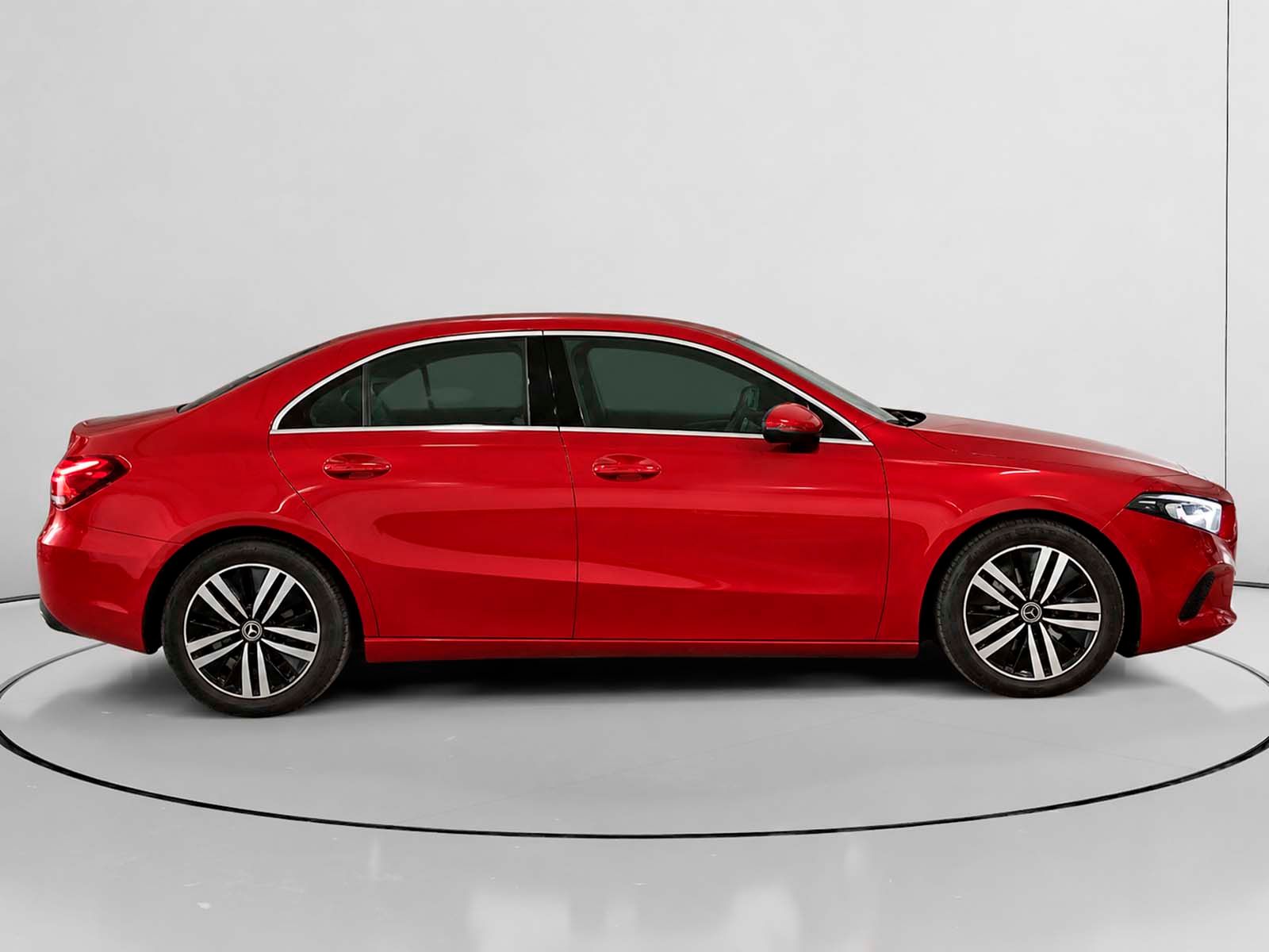 Mercedes-Benz Clase A 180 d Sedán - foto 2