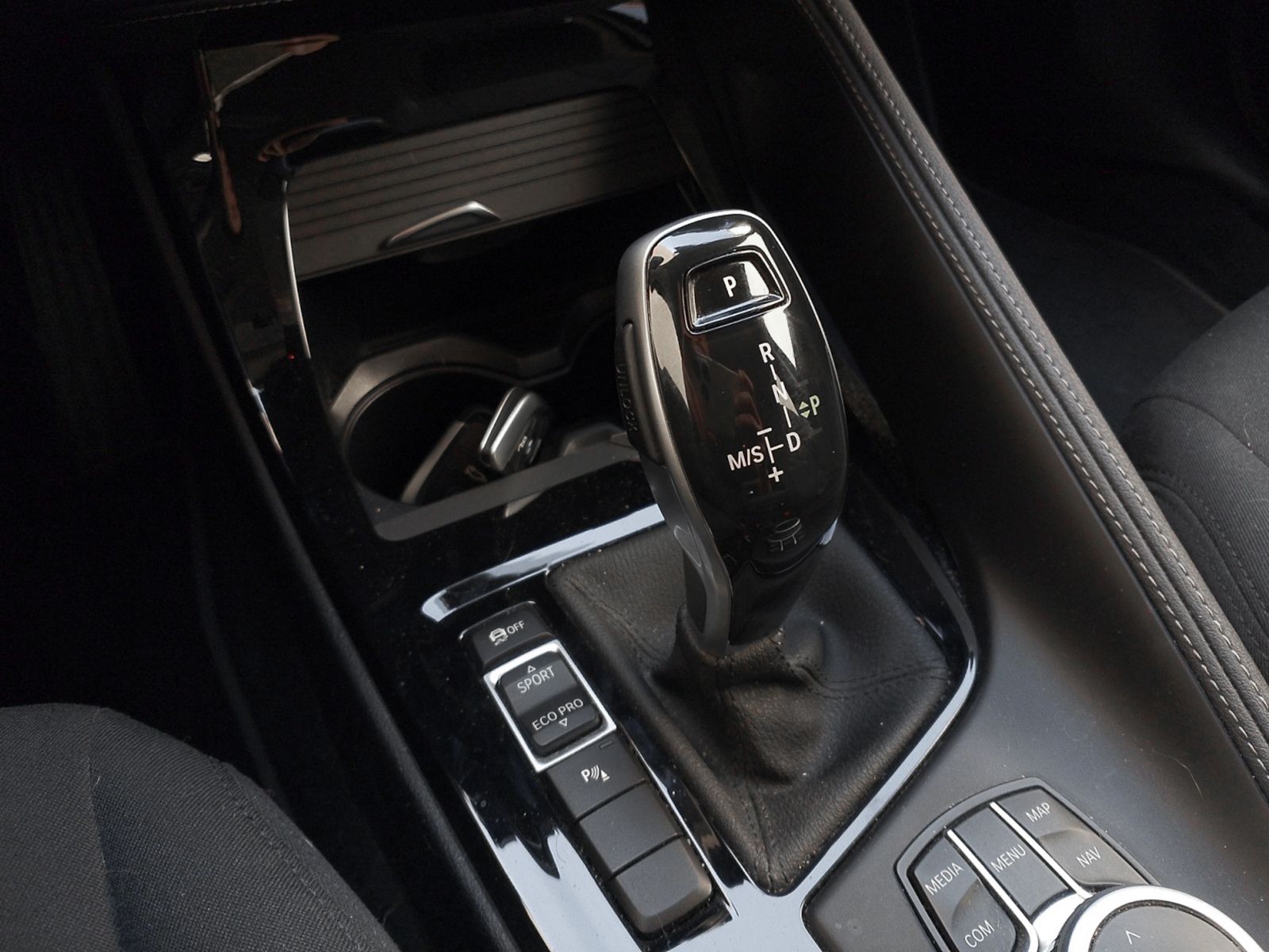 BMW X2 sDrive18d Business - foto 15