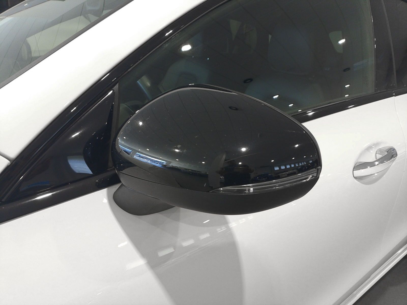 Mercedes-Benz CLA 200 - foto 22