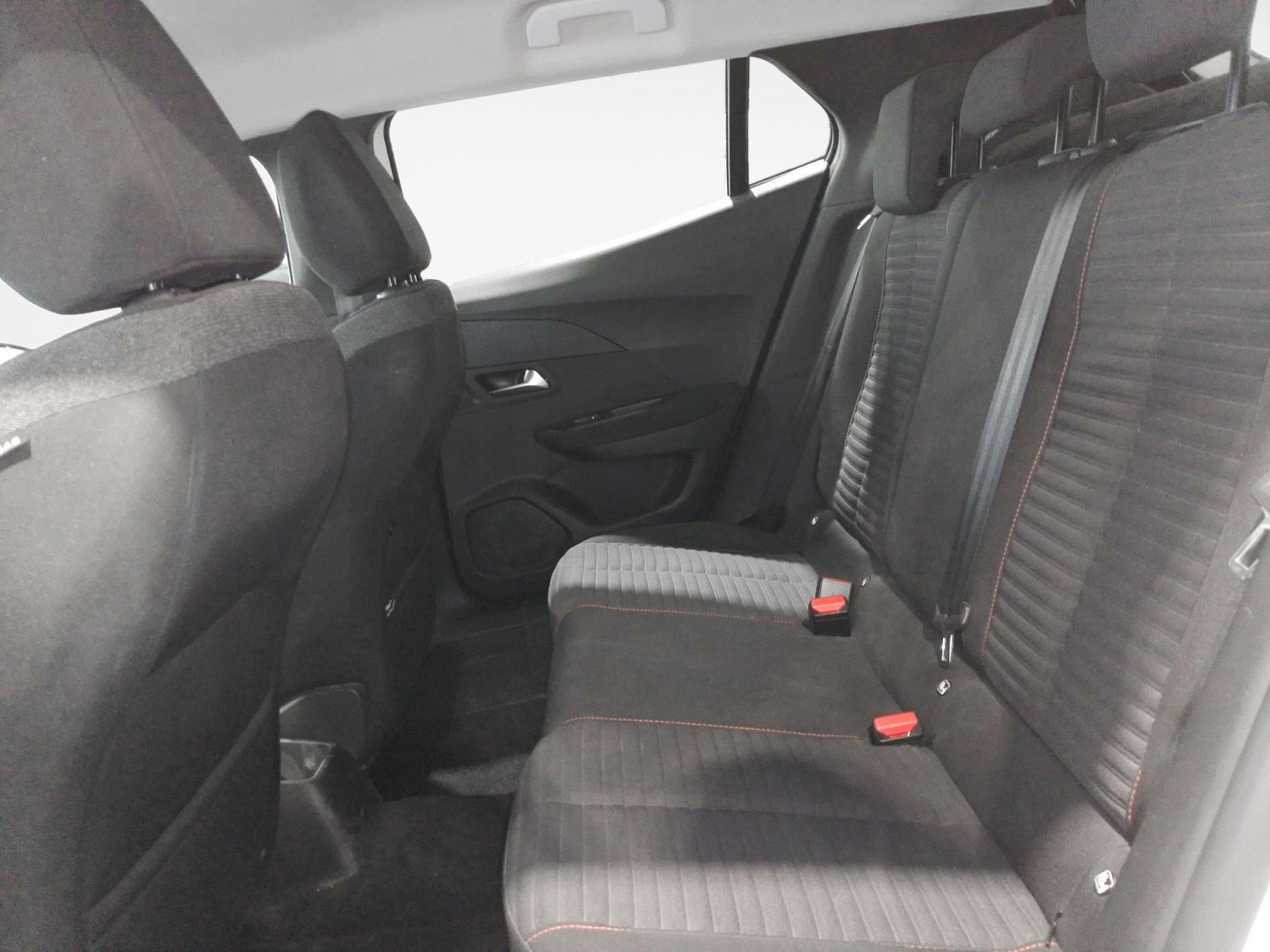 Peugeot 2008 BlueHDi 110 Active - foto 12