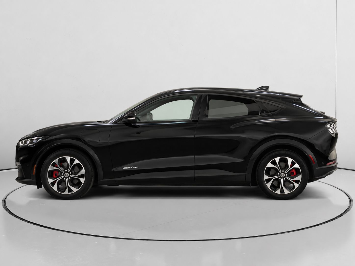 Ford Mustang Mach-E AWD Batería 75.7Kwh - foto 6
