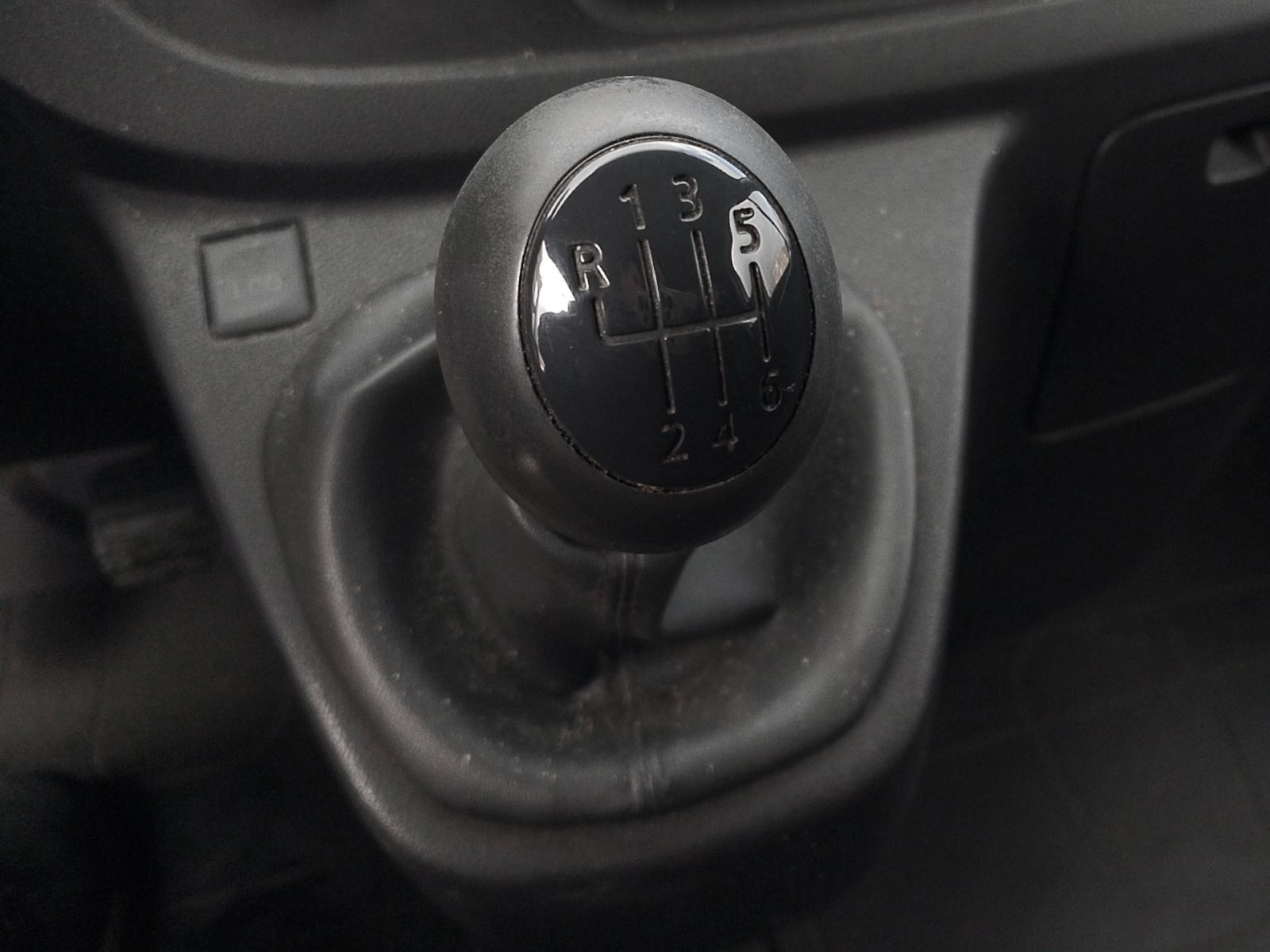 Renault Trafic 29 L1H1 dCi - foto 13