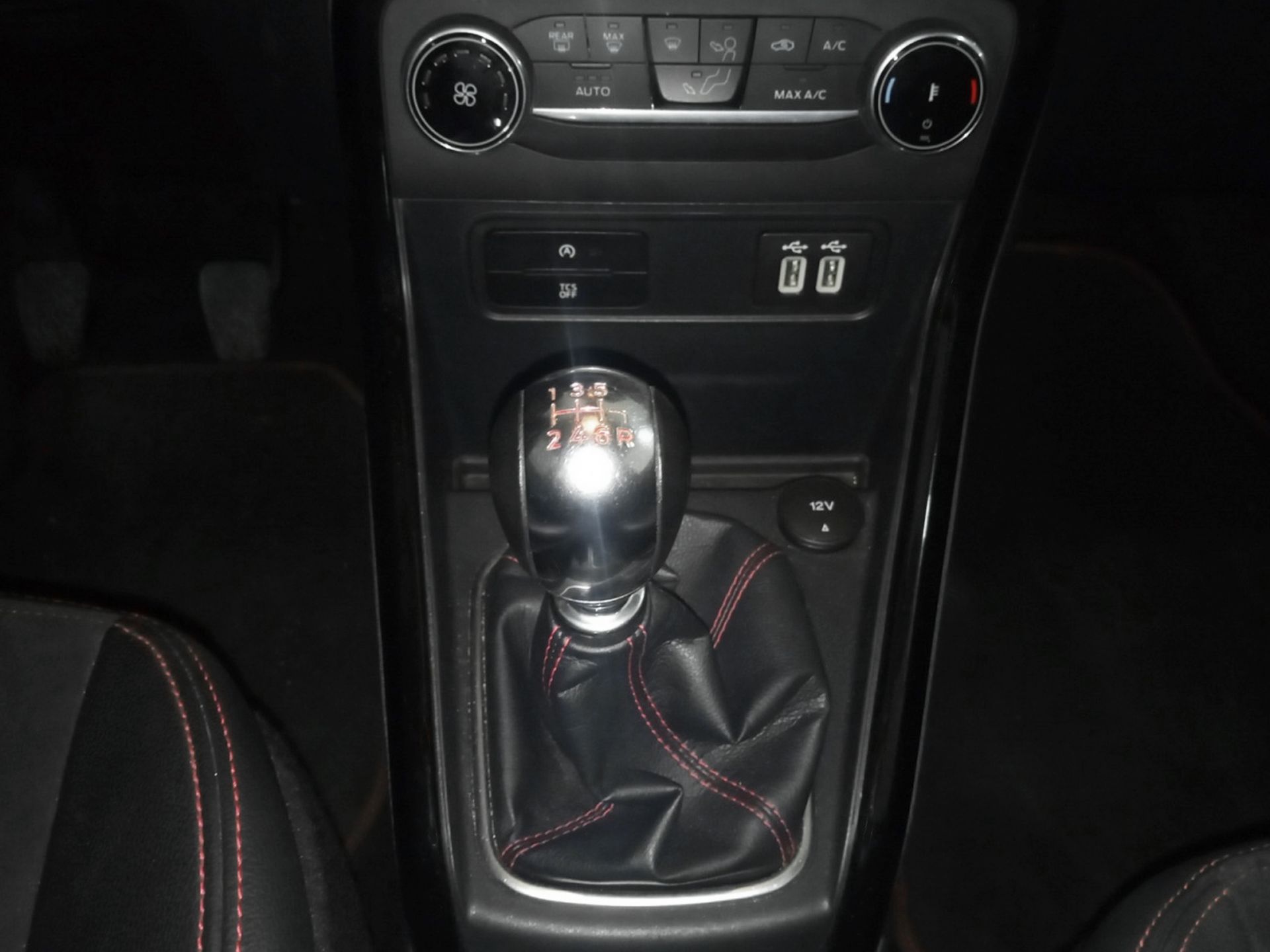 Ford EcoSport 1.0T EcoBoost ST Line - foto 12