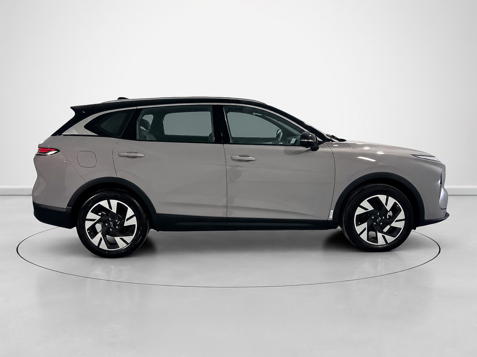 Bestune Joyee 07 1.5T PHEV Premium DCT - foto 2