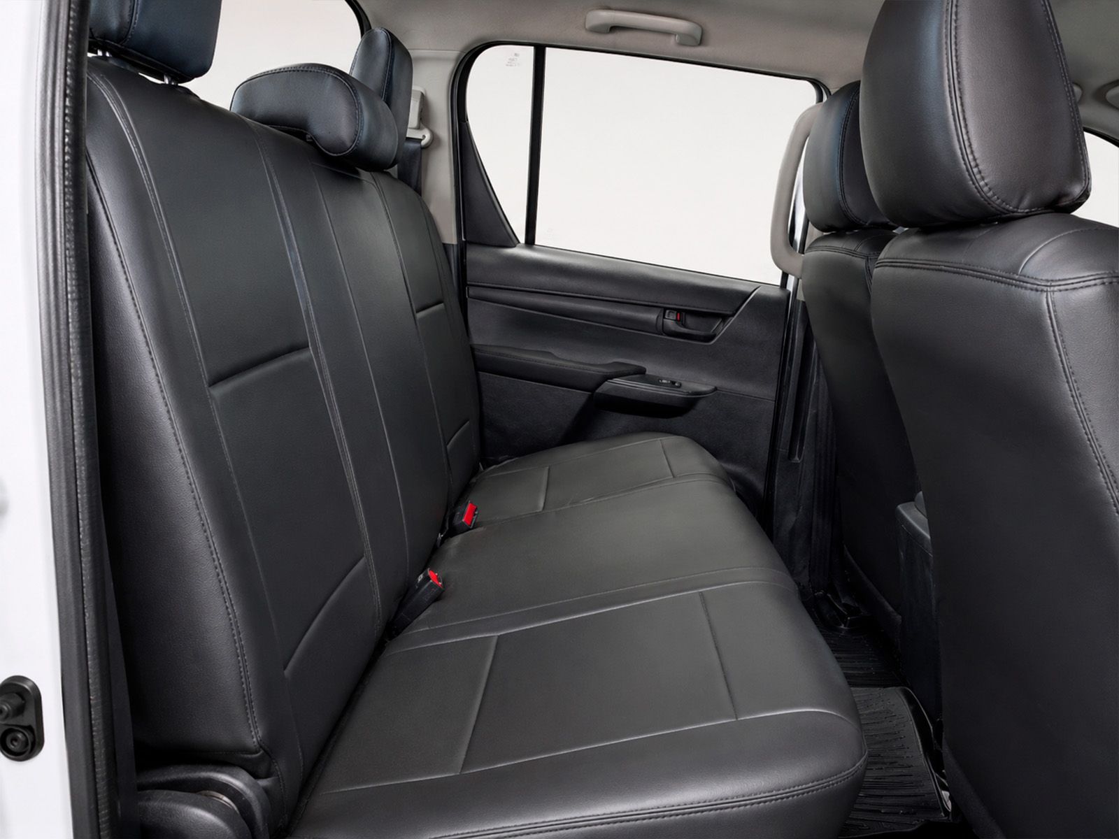 Toyota Hilux 2.4 D-4D Doble Cabina GX - foto 11