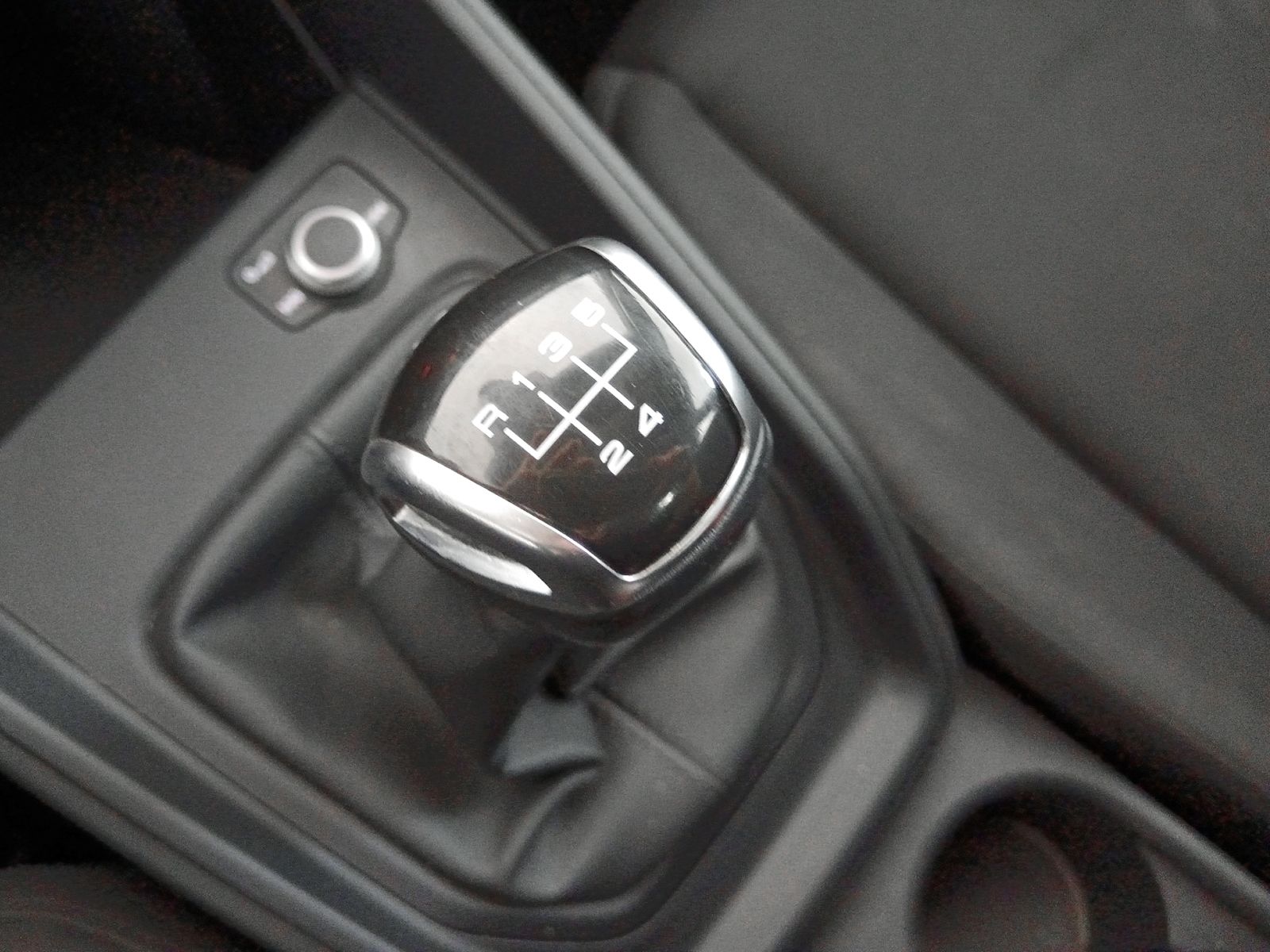 Audi A1 25 TFSI - foto 14