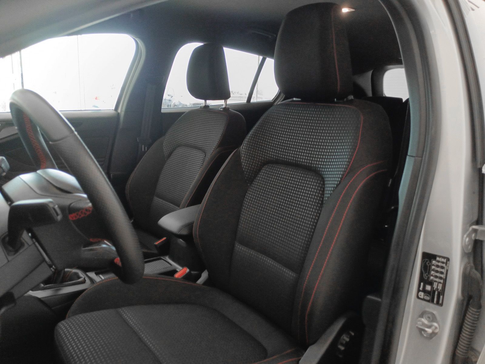 Ford Focus SportBreak 1.0 EcoBoost MHEV ST-Line - foto 22