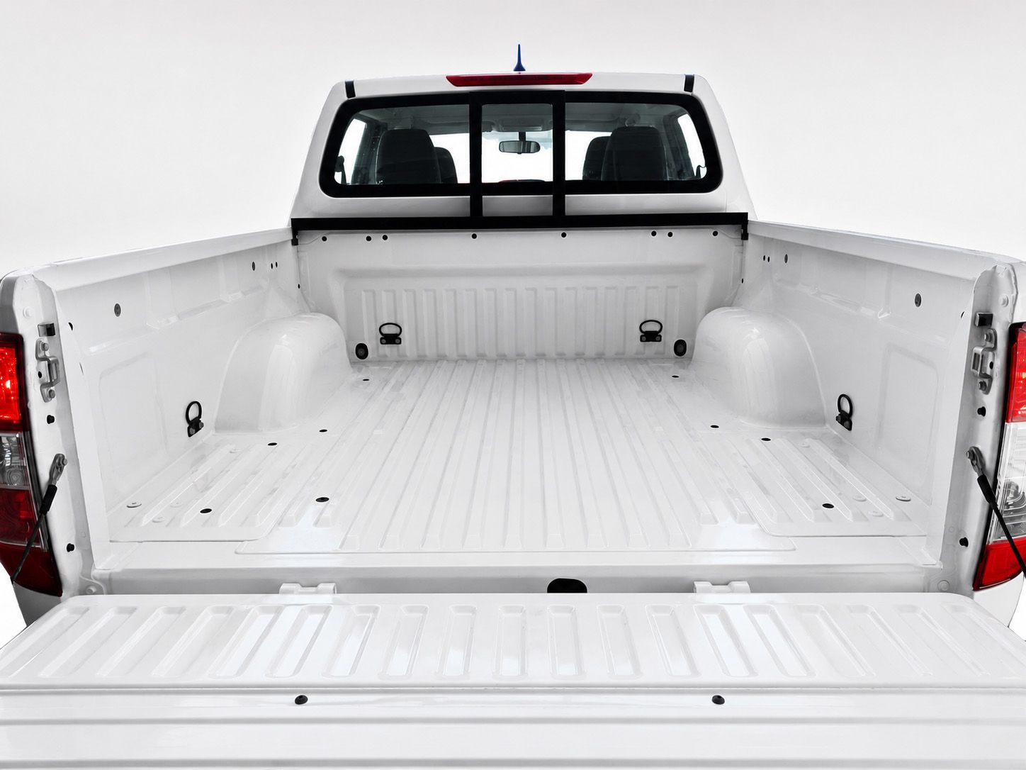Nissan Navara PickUp 2.3 dCi Doble Cabina Visia - foto 13