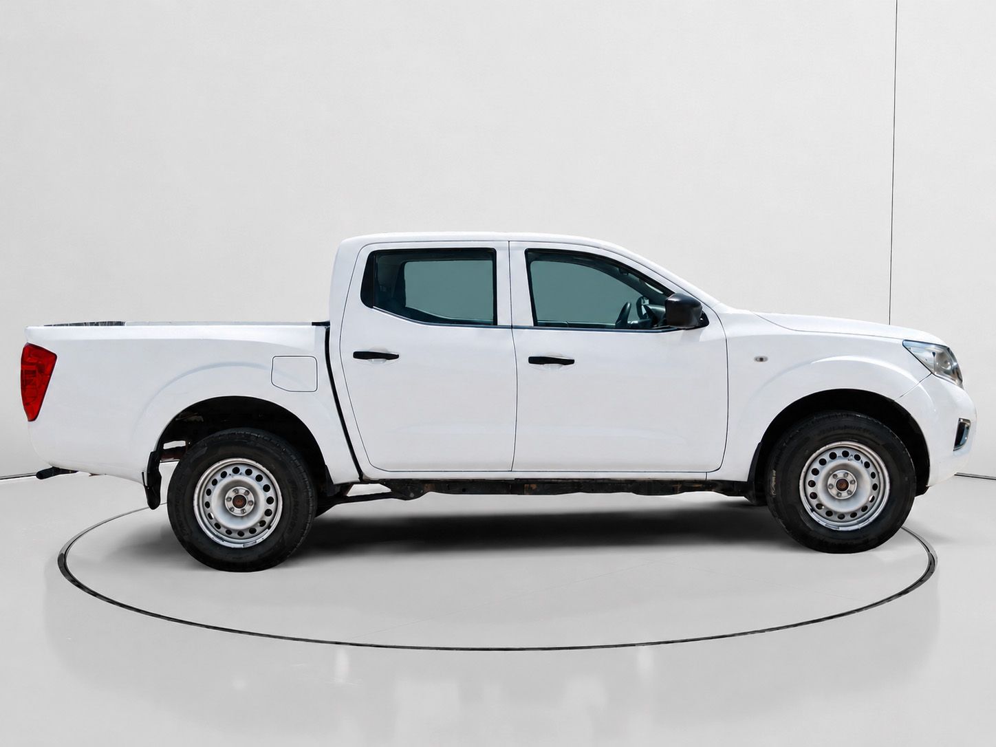 Nissan Navara PickUp 2.3 dCi Doble Cabina Visia - foto 2