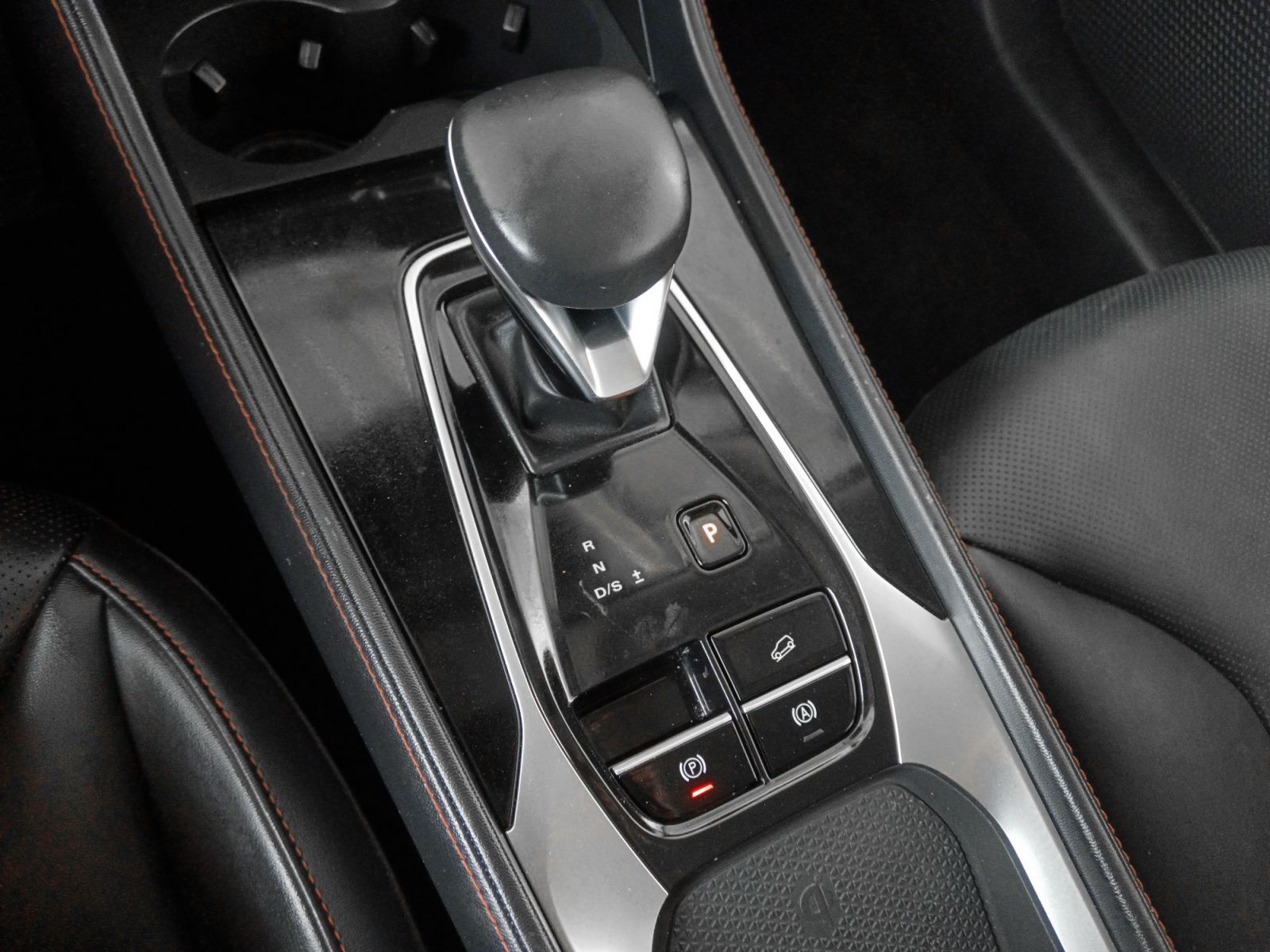 MG HS 1.5 T-GDi Luxury DCT - foto 14