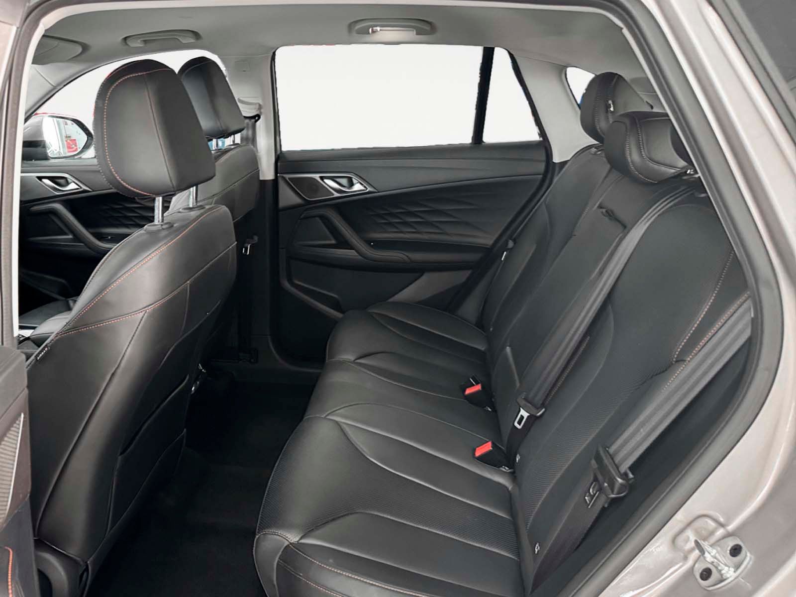 MG HS 1.5 T-GDi Luxury DCT - foto 11