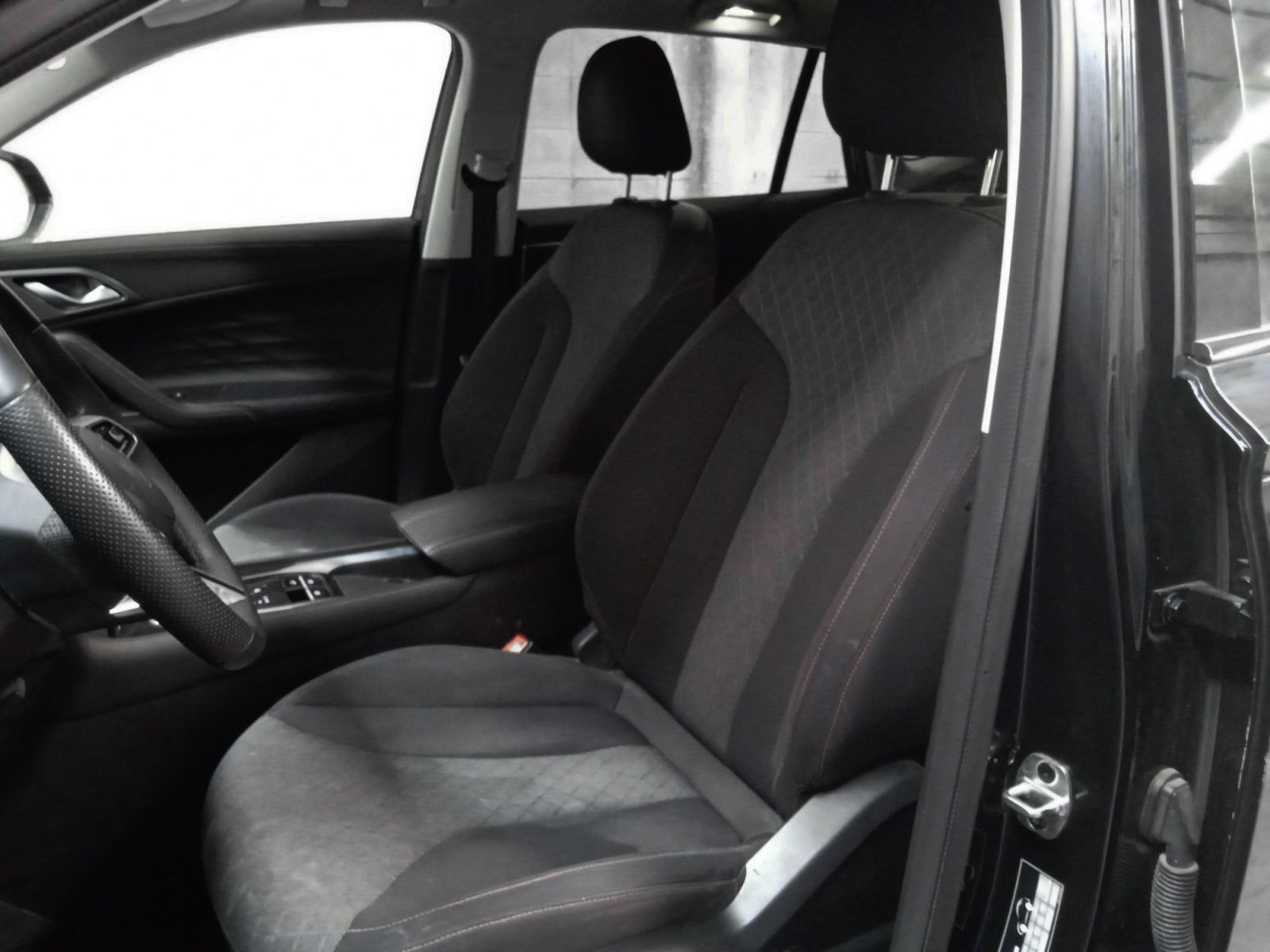 MG HS 1.5 T-GDi Comfort DCT - foto 22