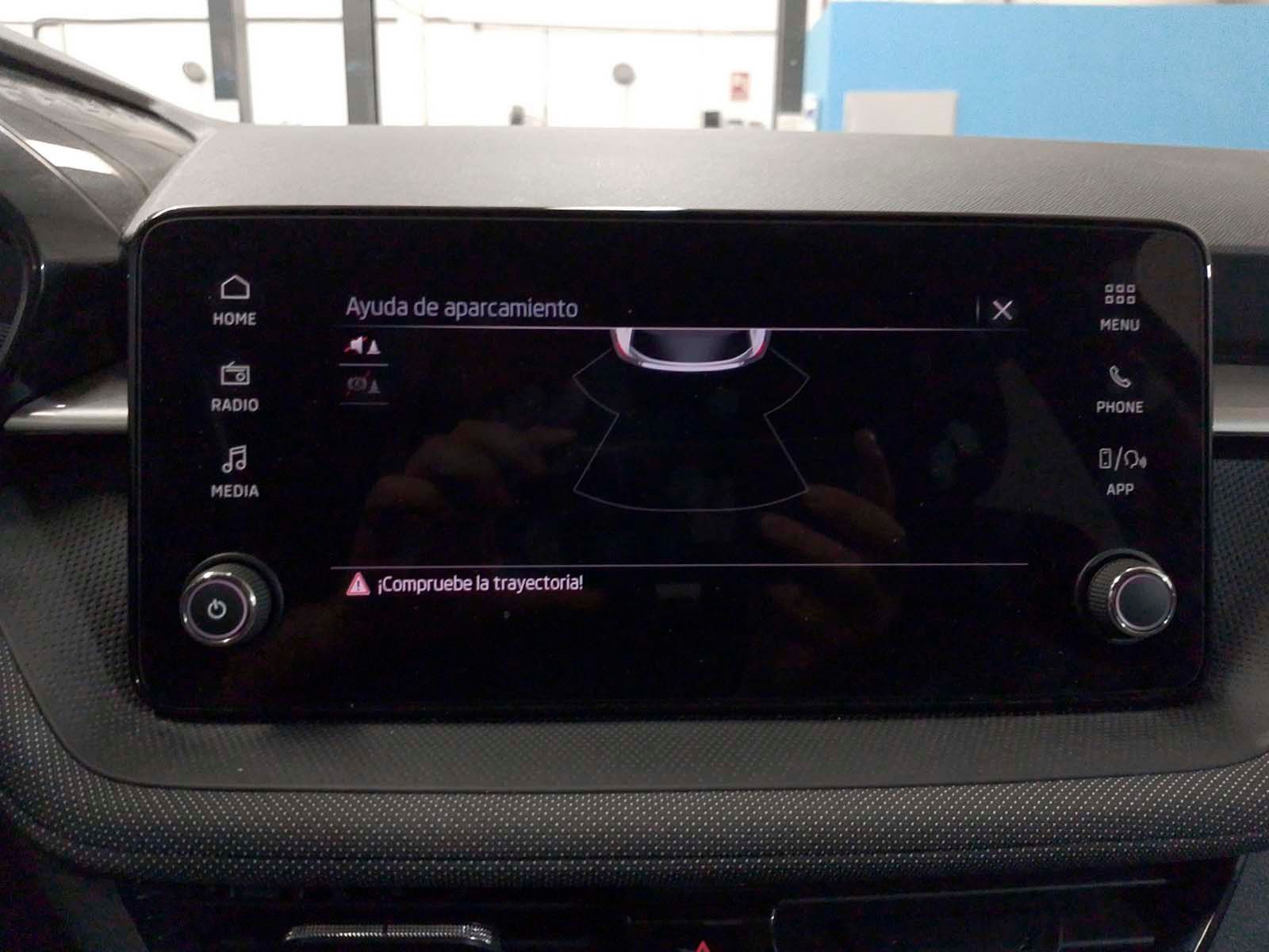 Škoda Fabia 1.0 TSI Selection - foto 19