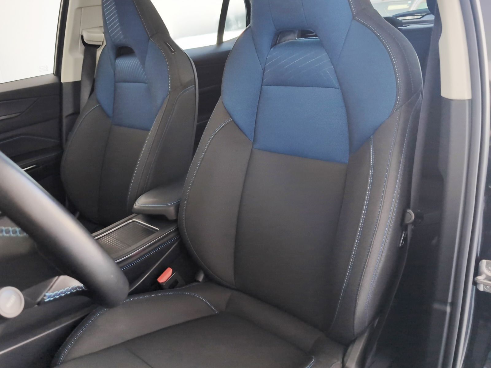 Lynk & Co 01 1.5 PHEV - foto 25