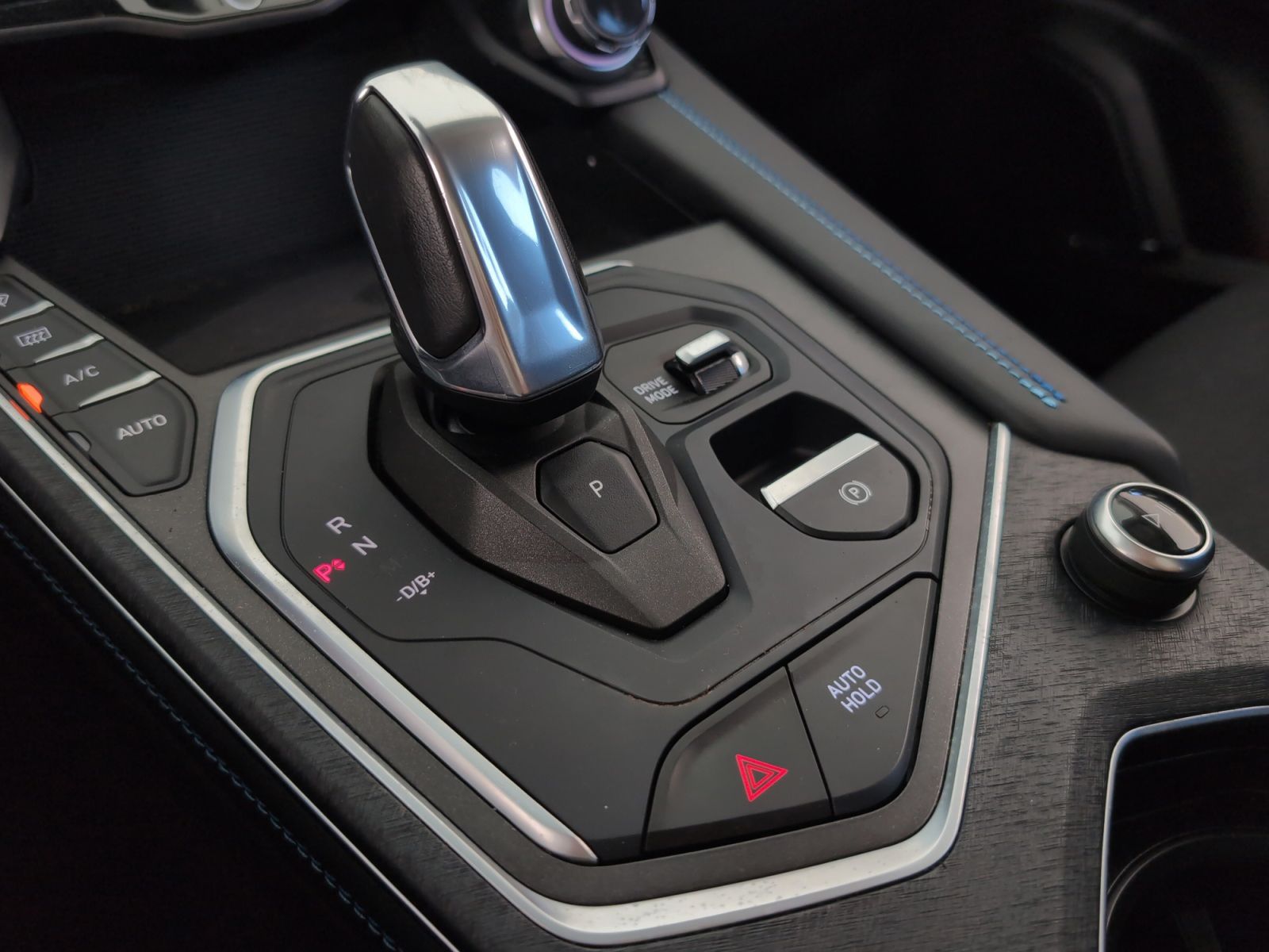 Lynk & Co 01 1.5 PHEV - foto 17