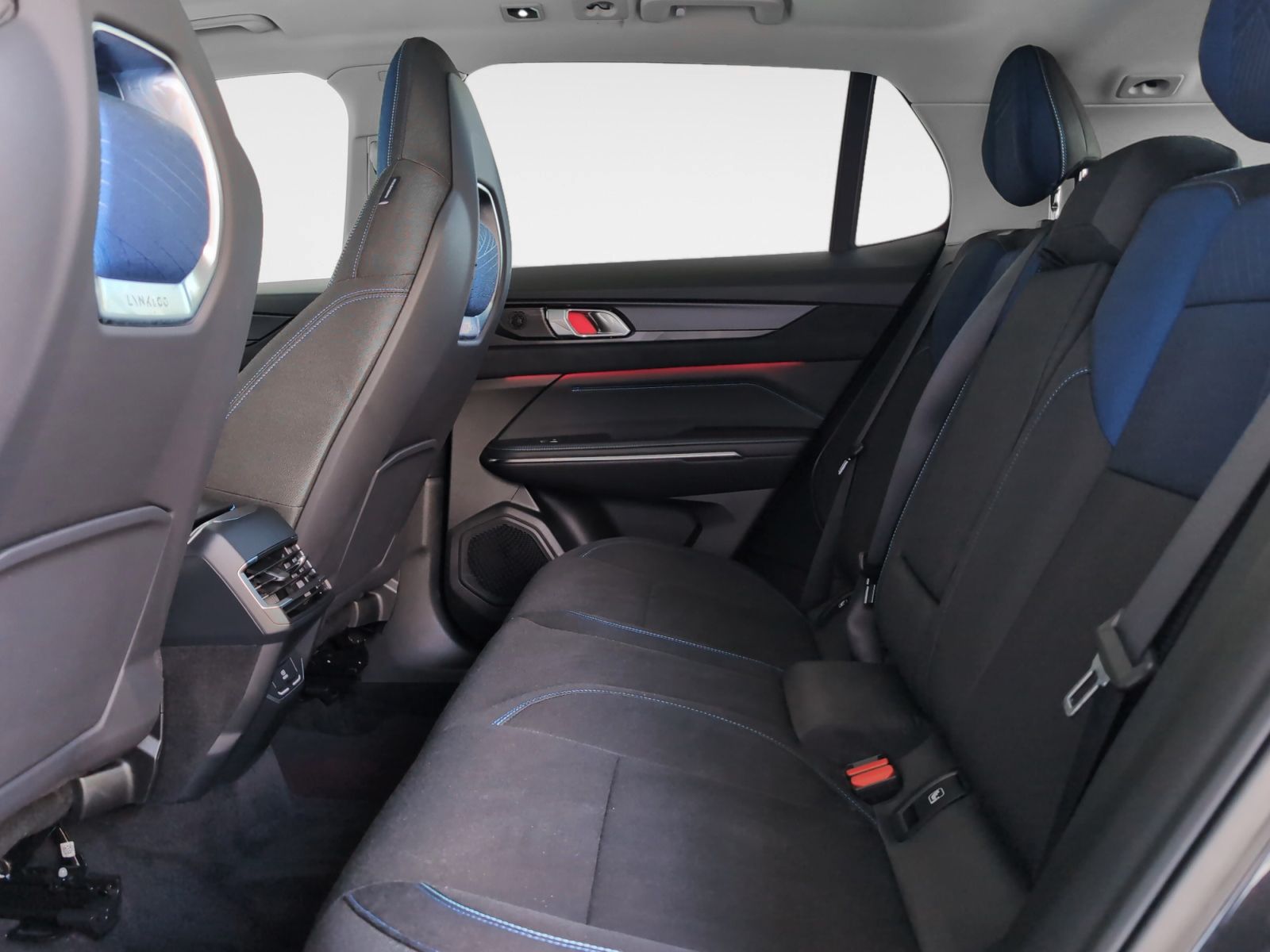 Lynk & Co 01 1.5 PHEV - foto 11