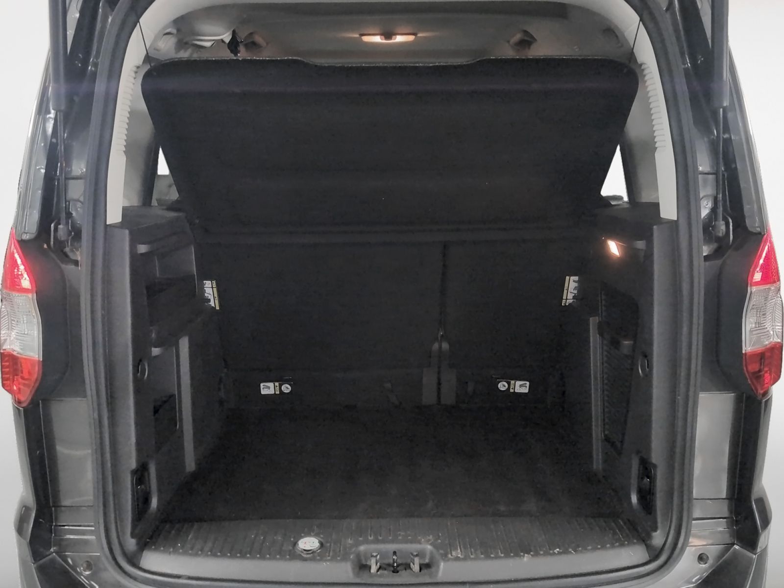 Ford Tourneo Courier 1.0 EcoBoost Titanium - foto 14