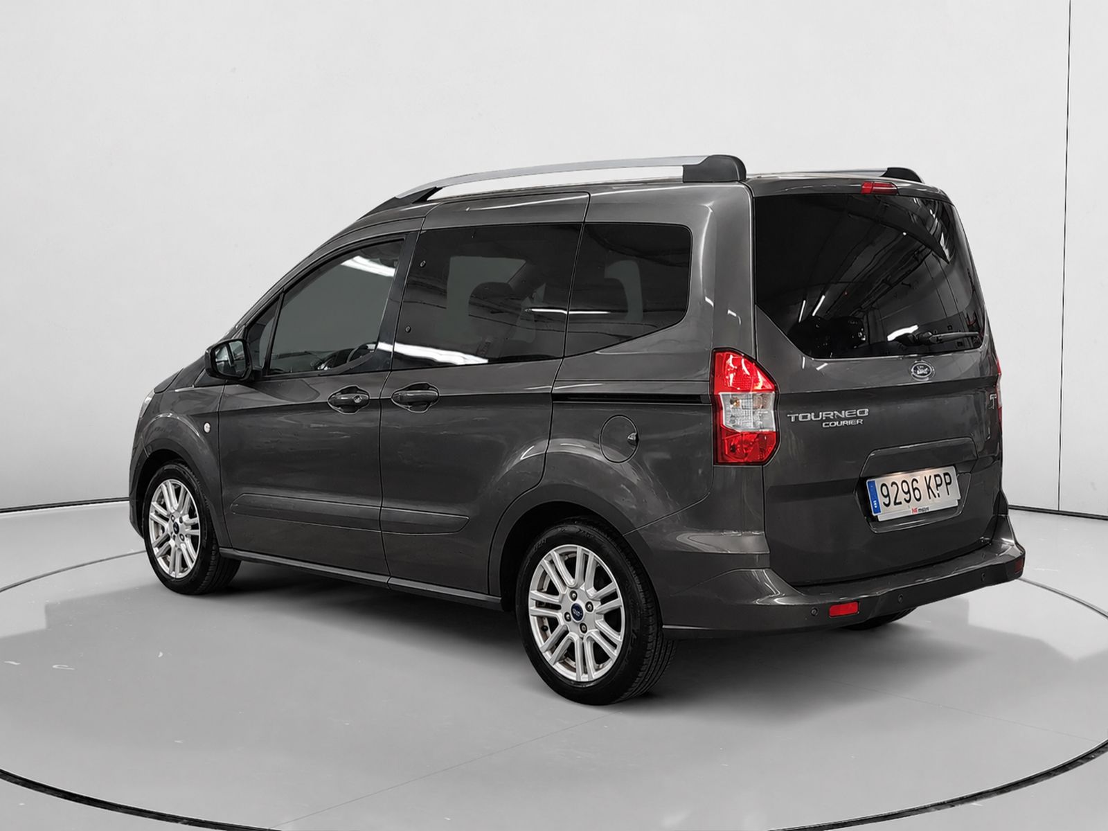 Ford Tourneo Courier 1.0 EcoBoost Titanium - foto 5