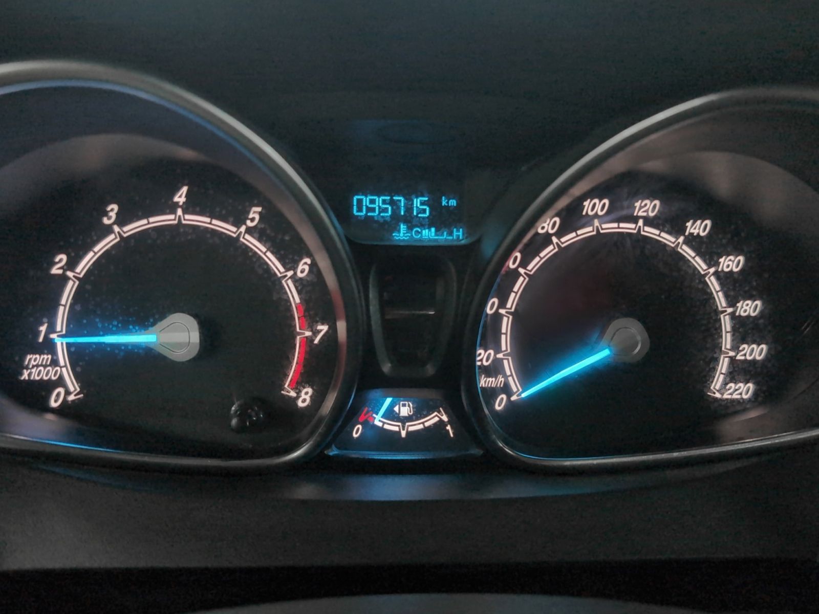 Ford Tourneo Courier 1.0 EcoBoost Titanium - foto 16