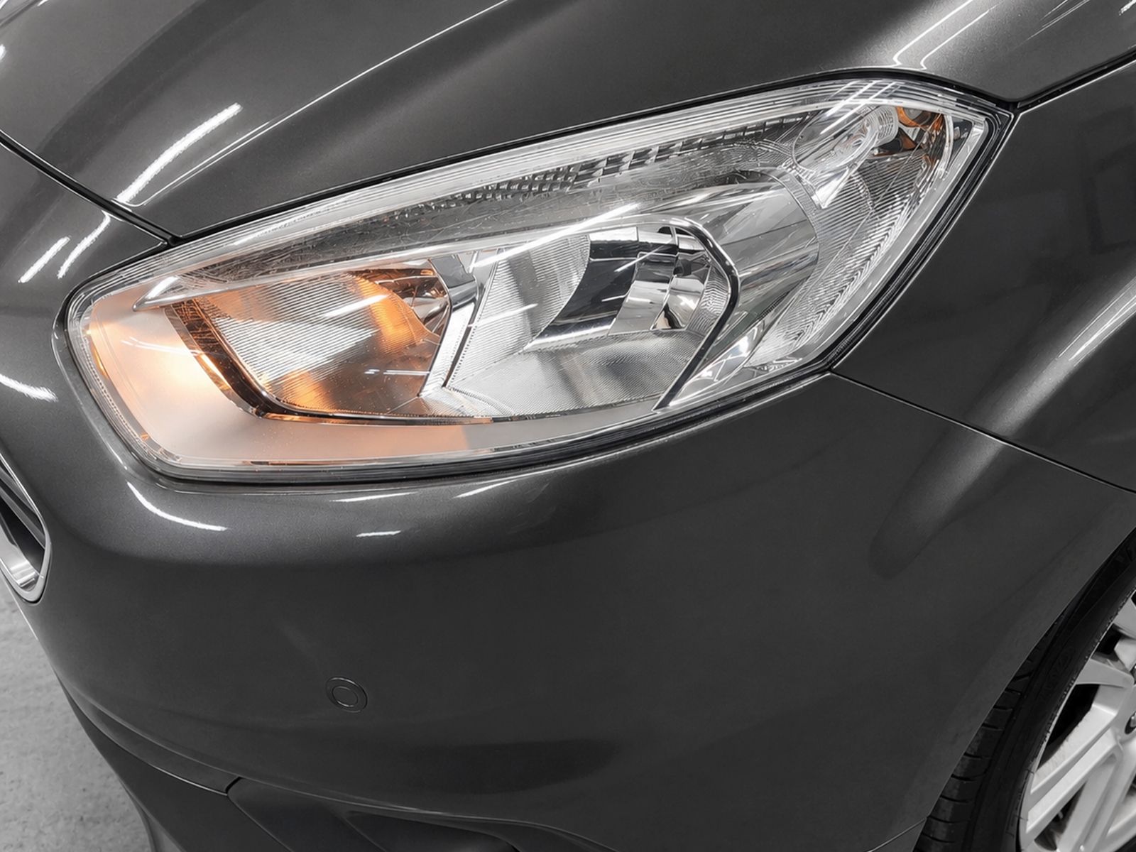 Ford Tourneo Courier 1.0 EcoBoost Titanium - foto 23