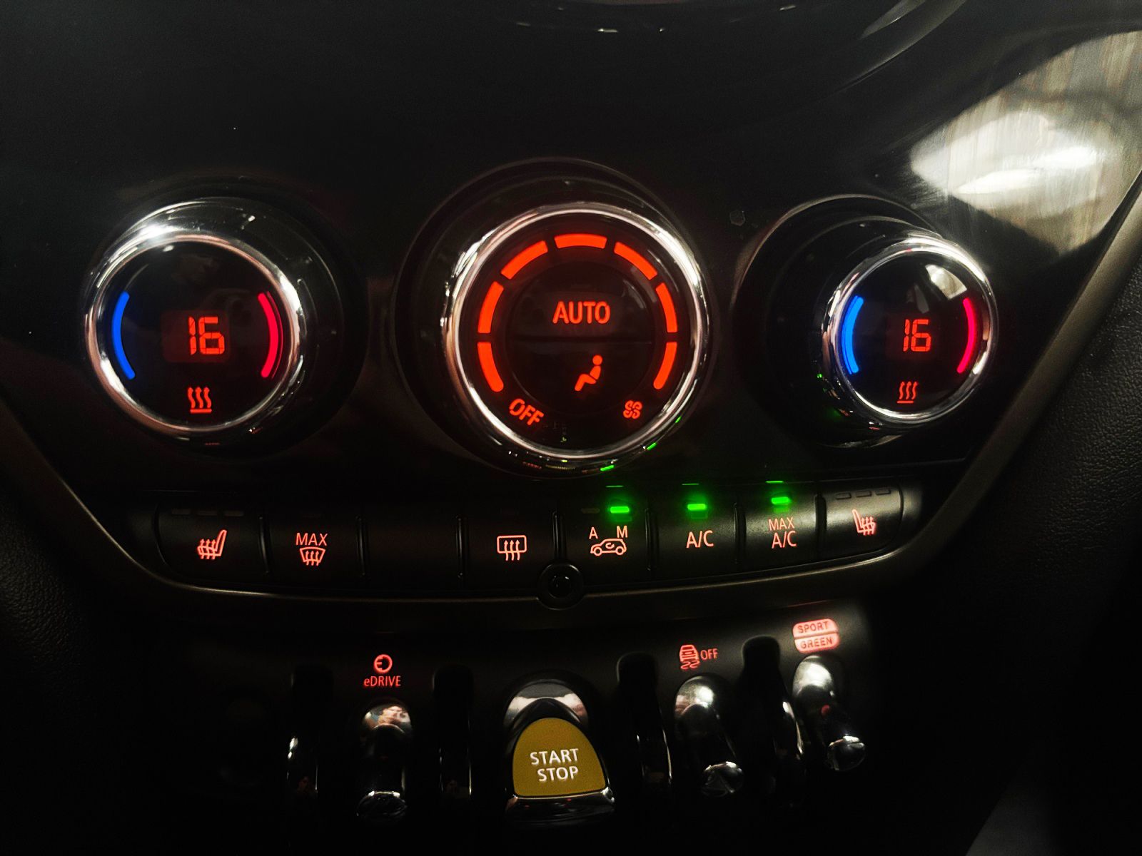 MINI Cooper S E ALL4 - foto 23