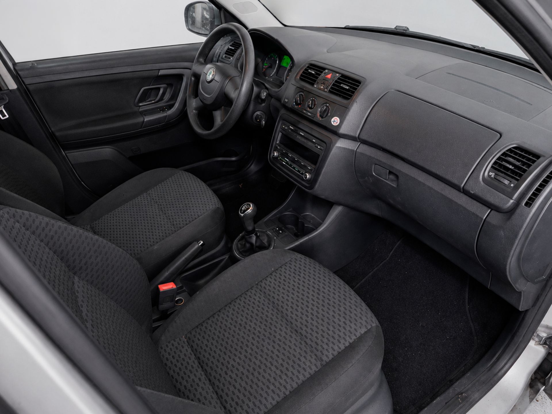Škoda Fabia 1.6 TDI Young - foto 10