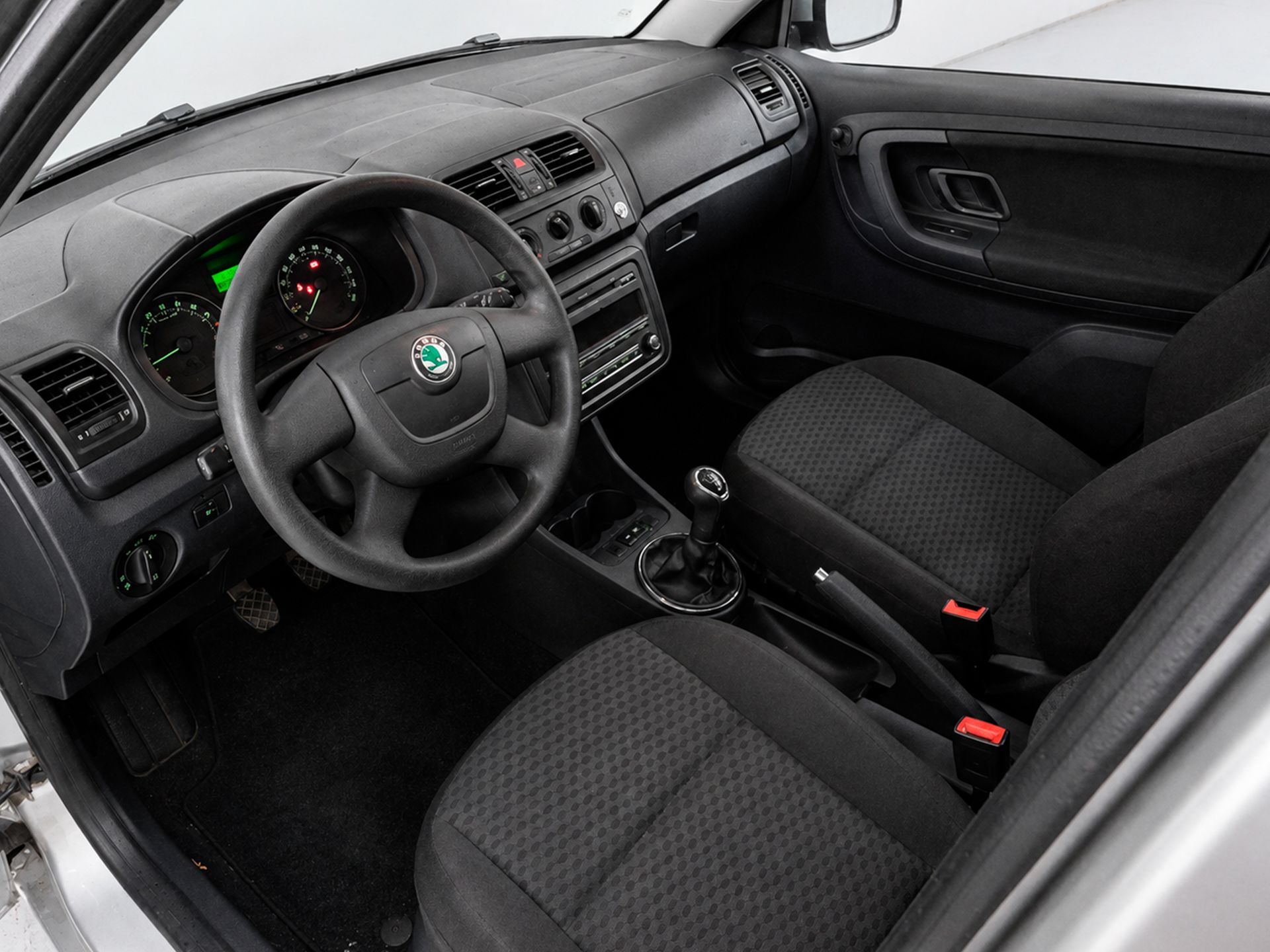 Škoda Fabia 1.6 TDI Young - foto 8