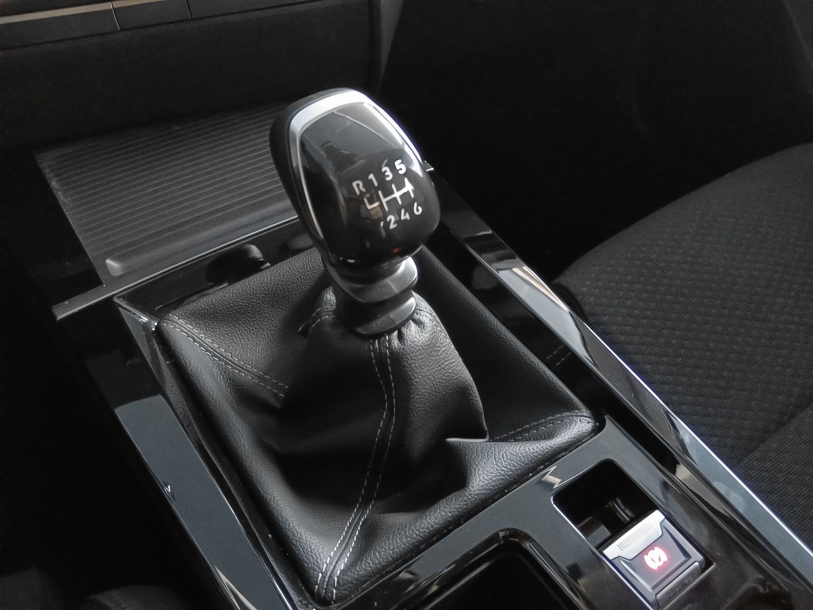 Opel Astra 1.2 Turbo XHT Edition - foto 14
