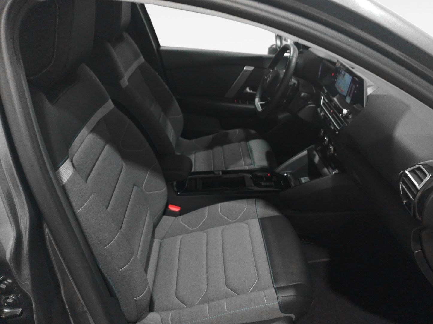 Citroën C4 Hybrid 136 Plus e-DCS6 - foto 12