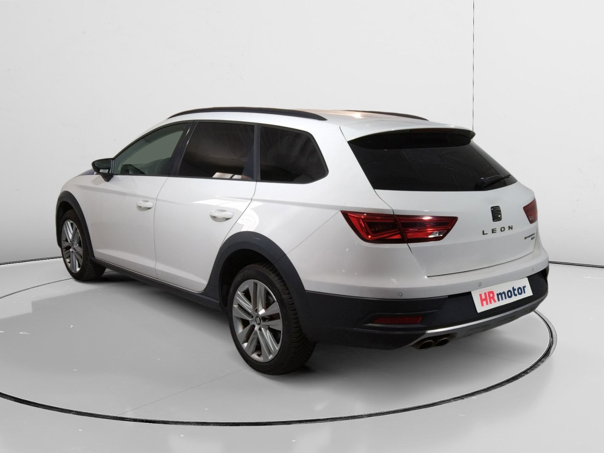 SEAT León 2.0 TDI X-perience 4Drive DSG - foto 4