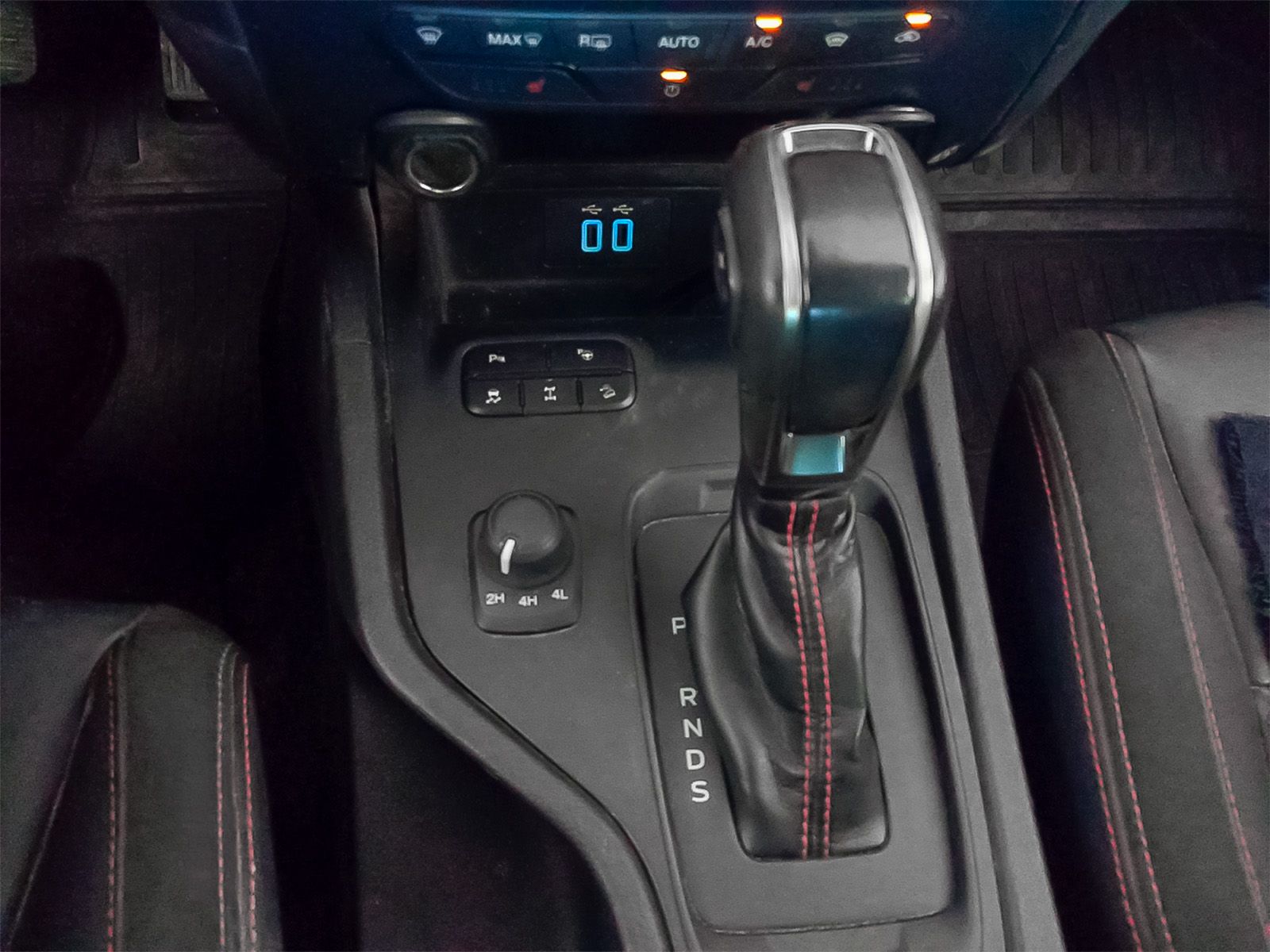 Ford Ranger Pickup 2.0 EcoBlue Doble Cabina Wildtrack 4x4 - foto 14