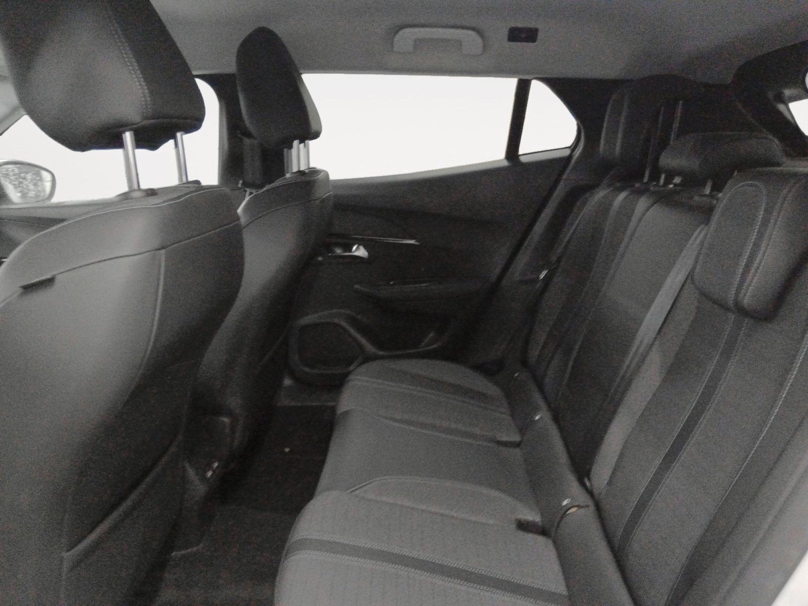 Peugeot 2008 BlueHDi 110 Allure - foto 12
