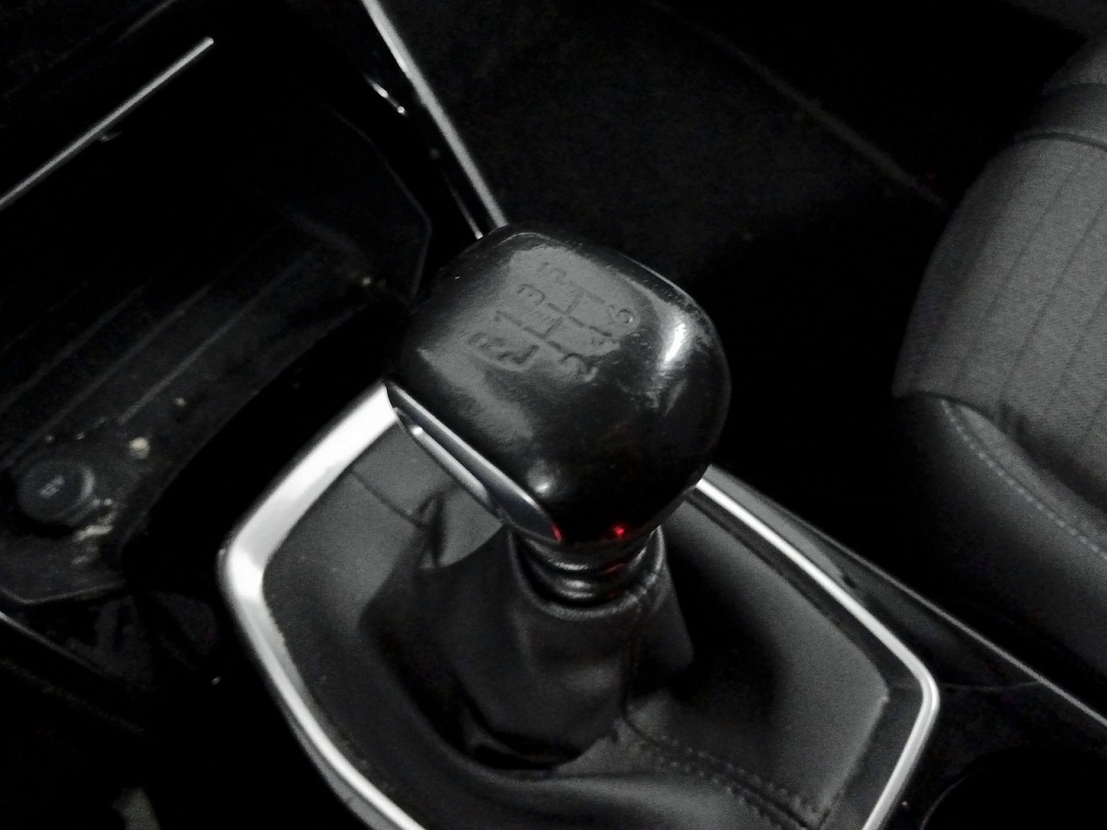 Peugeot 2008 BlueHDi 110 Allure - foto 15