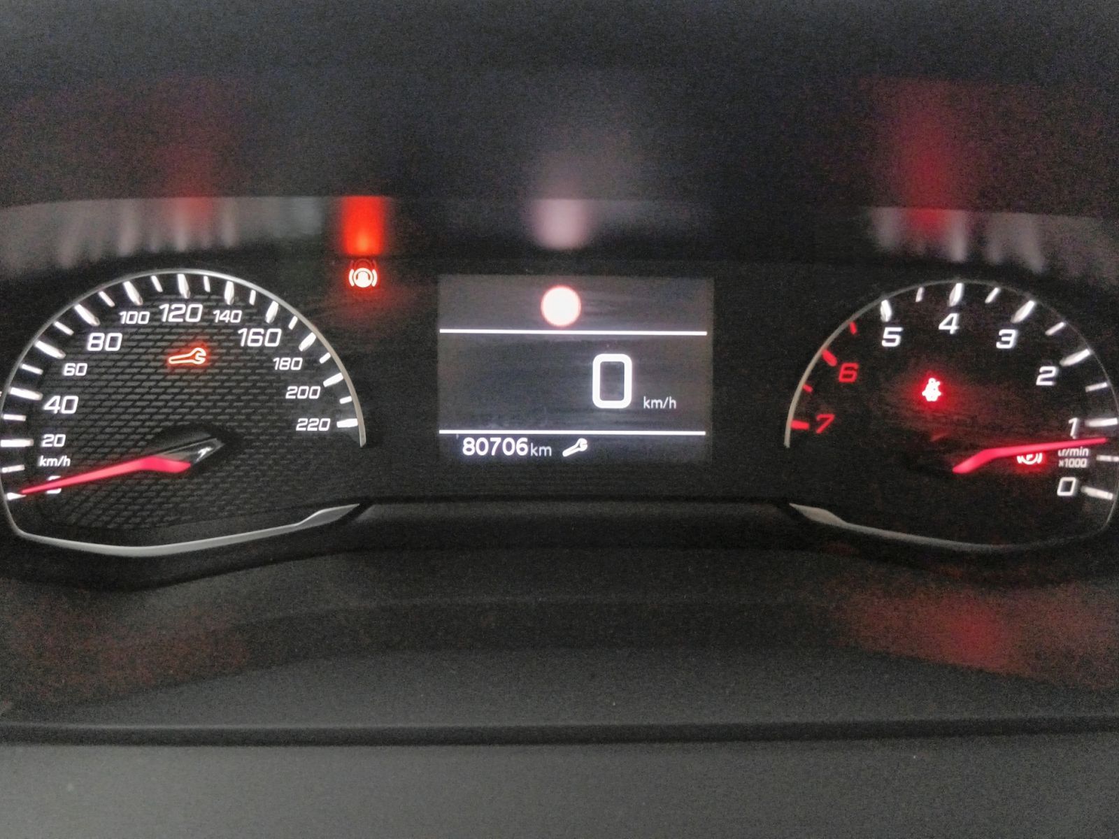 Peugeot 2008 BlueHDi 110 Allure - foto 16