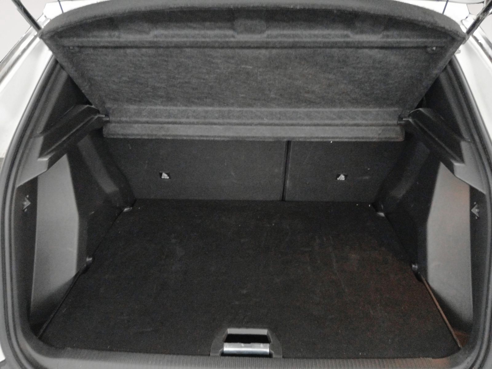 Peugeot 2008 BlueHDi 110 Allure - foto 14