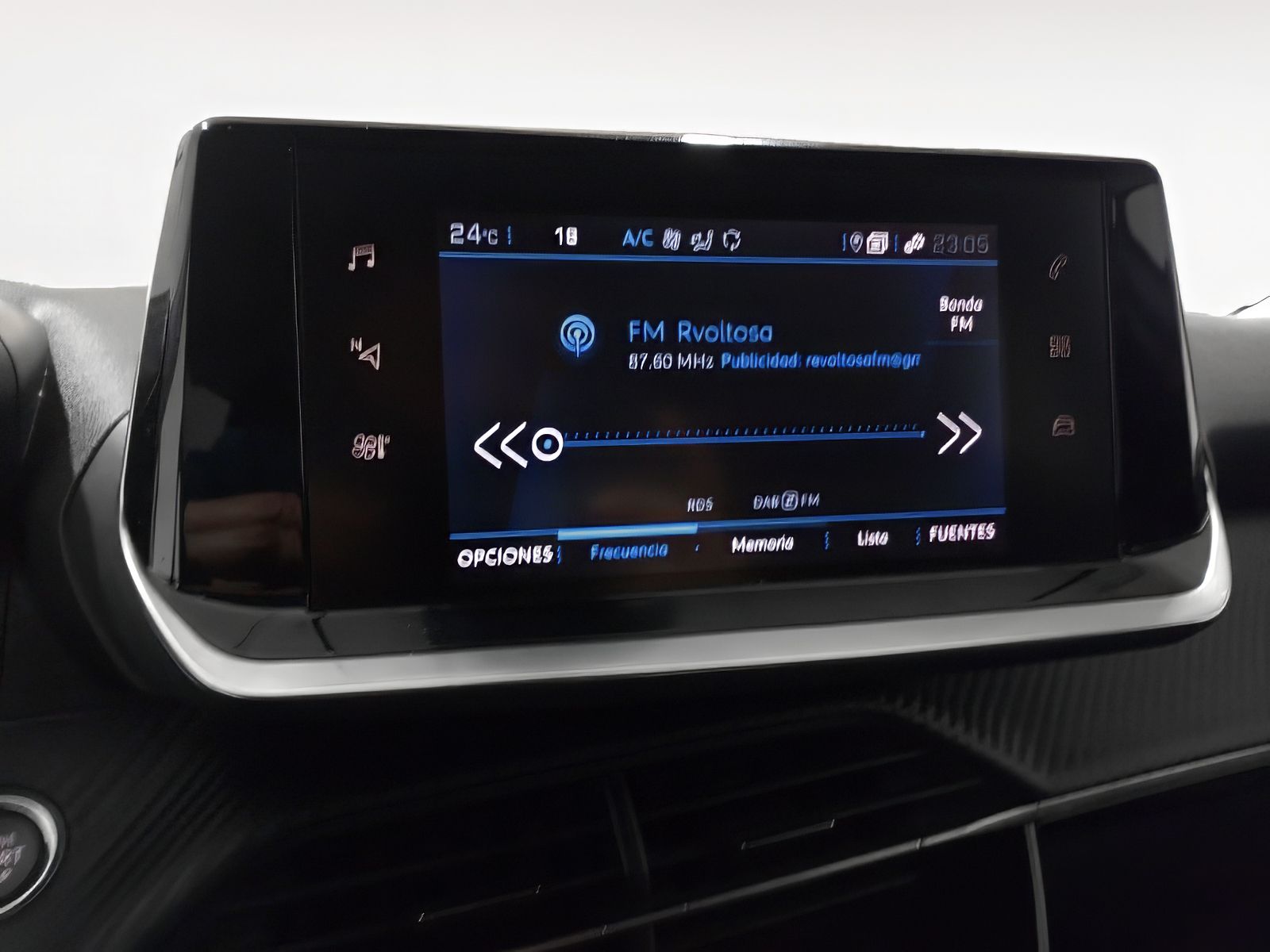 Peugeot 2008 BlueHDi 110 Allure - foto 19